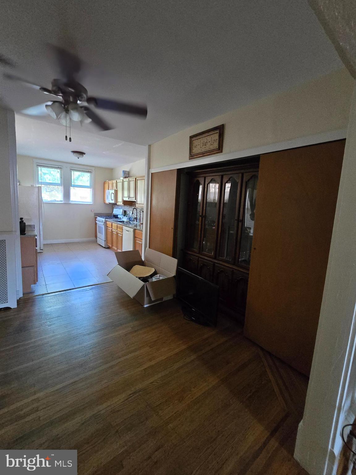 LAWNDALE - Residential