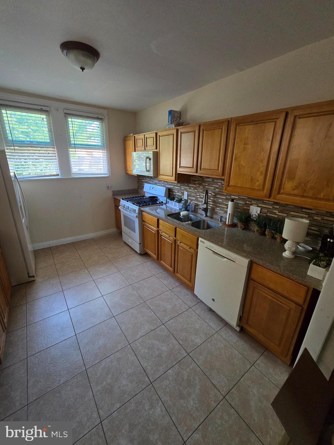LAWNDALE - Residential