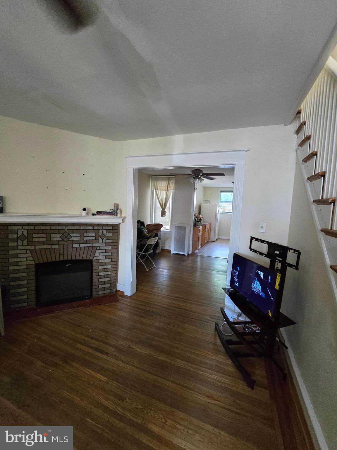 LAWNDALE - Residential