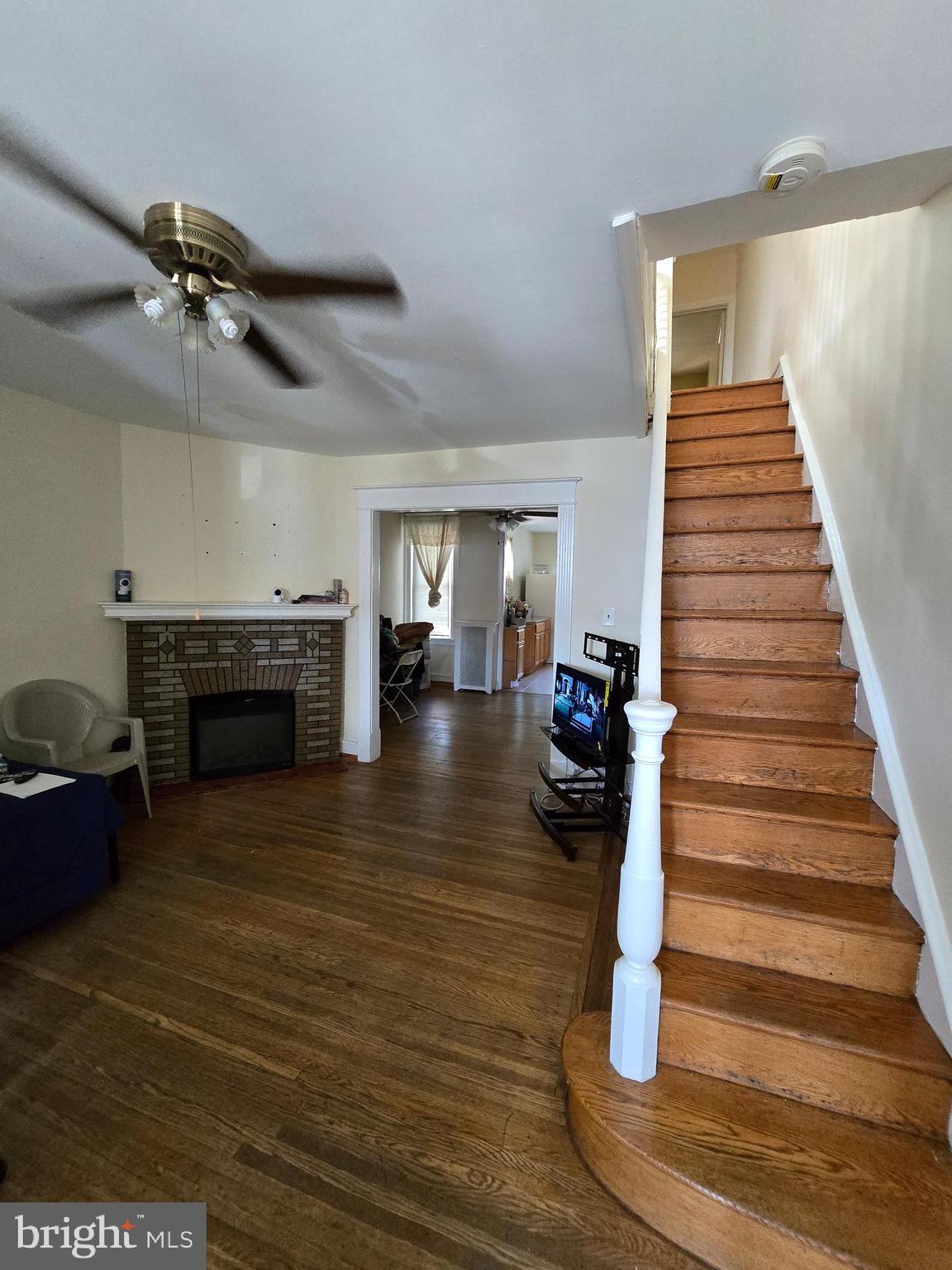 LAWNDALE - Residential