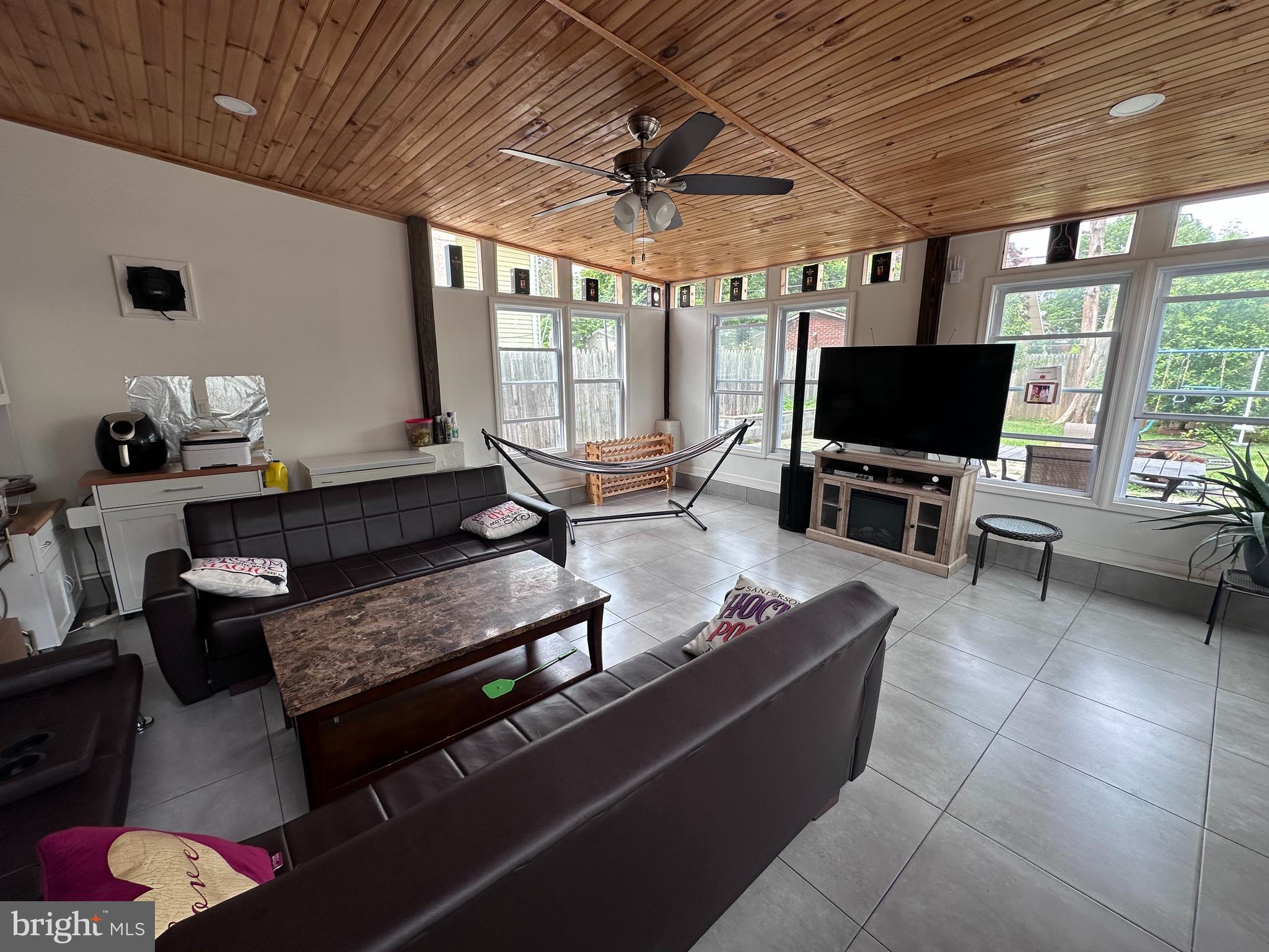 FOX CHASE - Residential