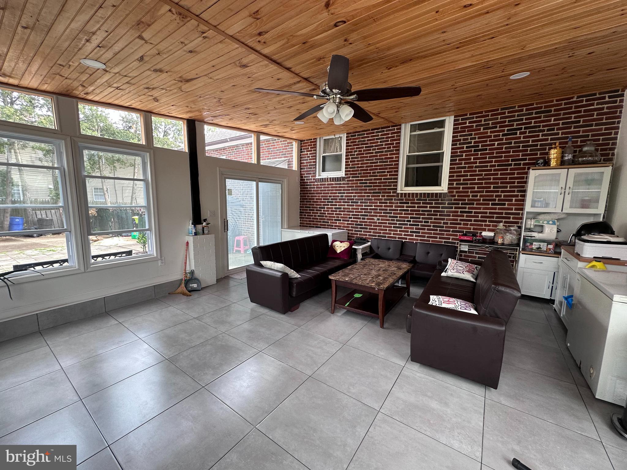 FOX CHASE - Residential