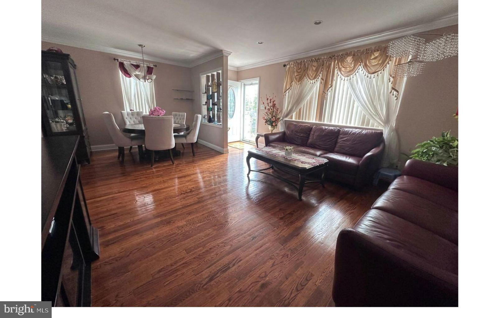 FOX CHASE - Residential