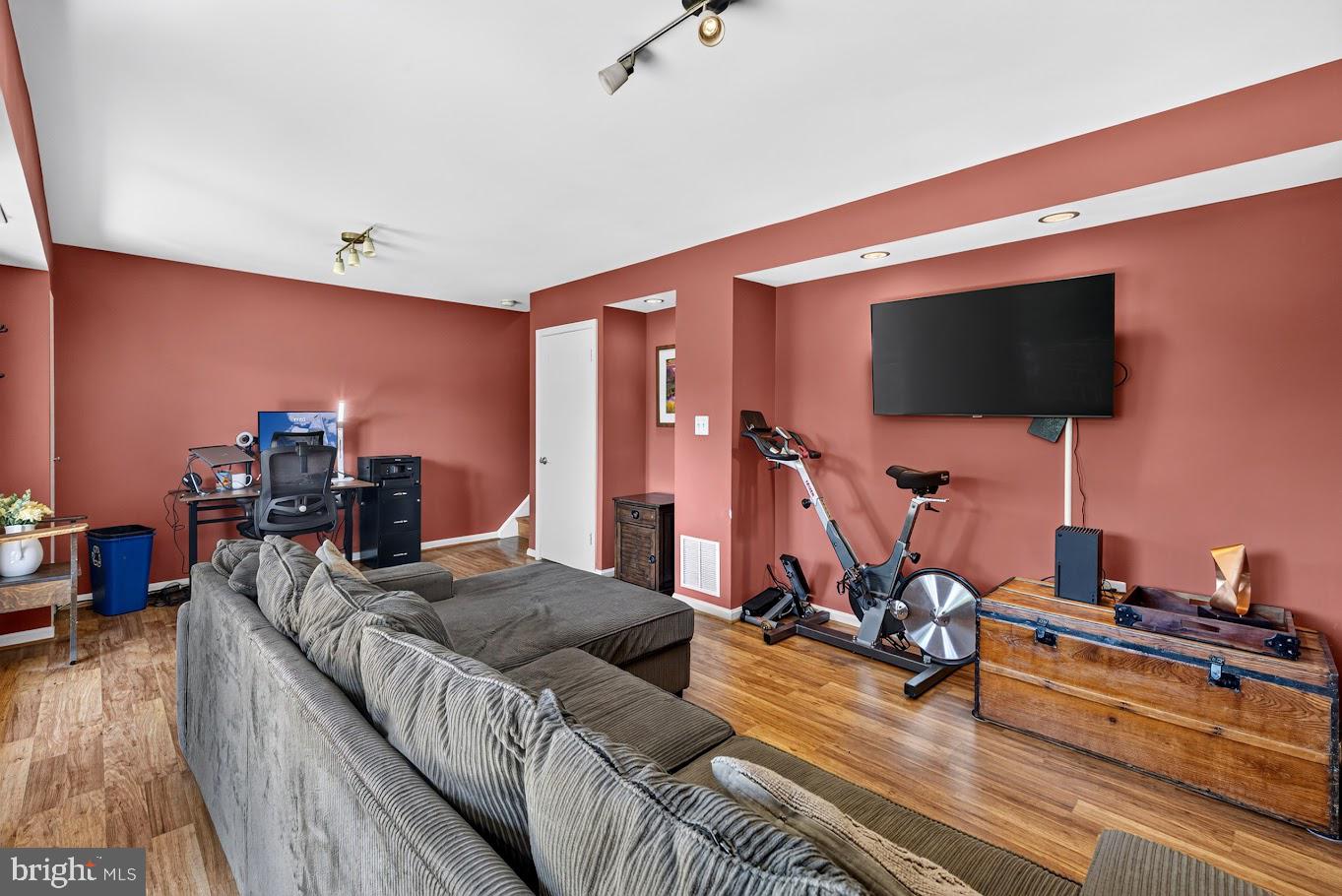 MILL CRK TOWNE EAST - Residential