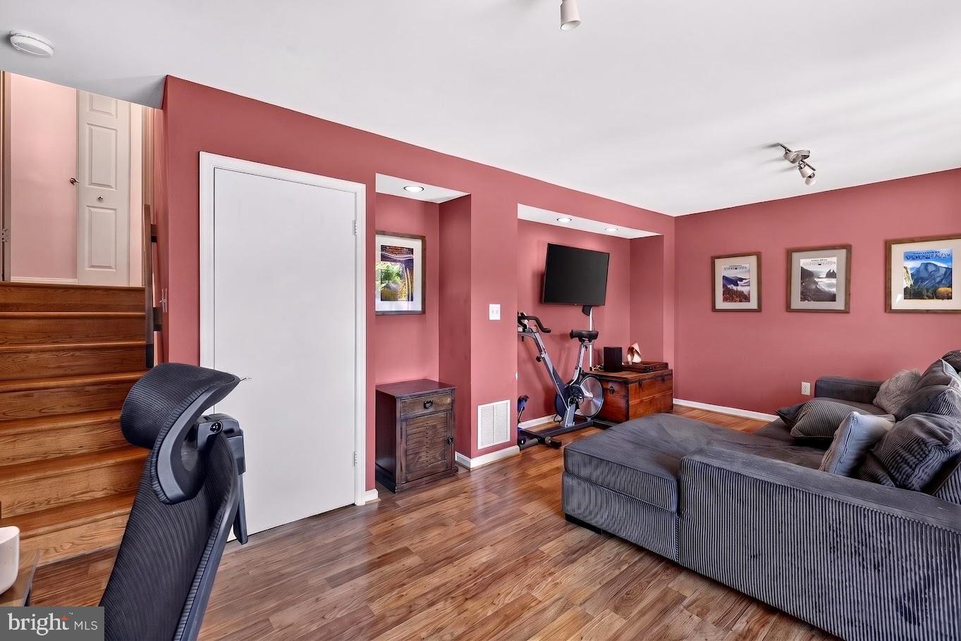 MILL CRK TOWNE EAST - Residential