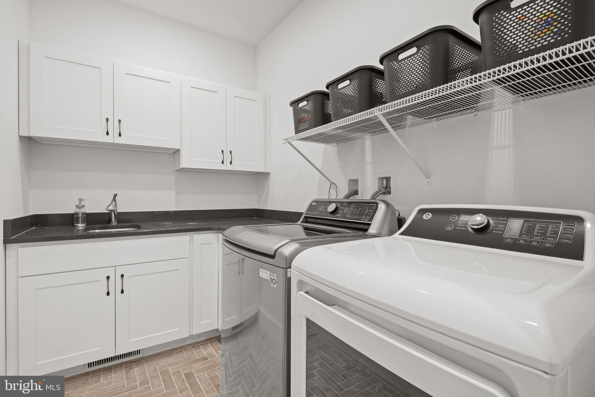 STONEHENGE ESTATES - Residential