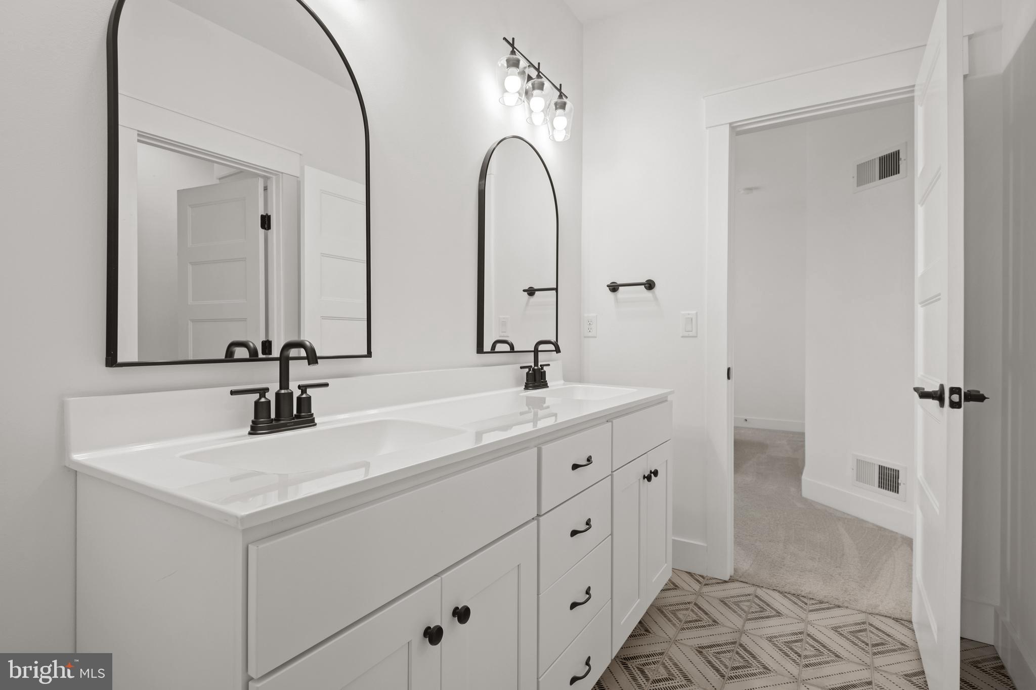STONEHENGE ESTATES - Residential