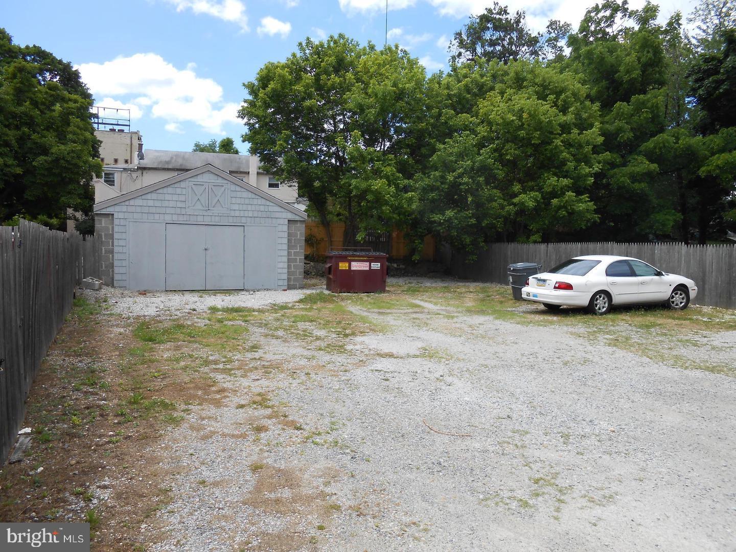 PAOLI GARDENS - Residential