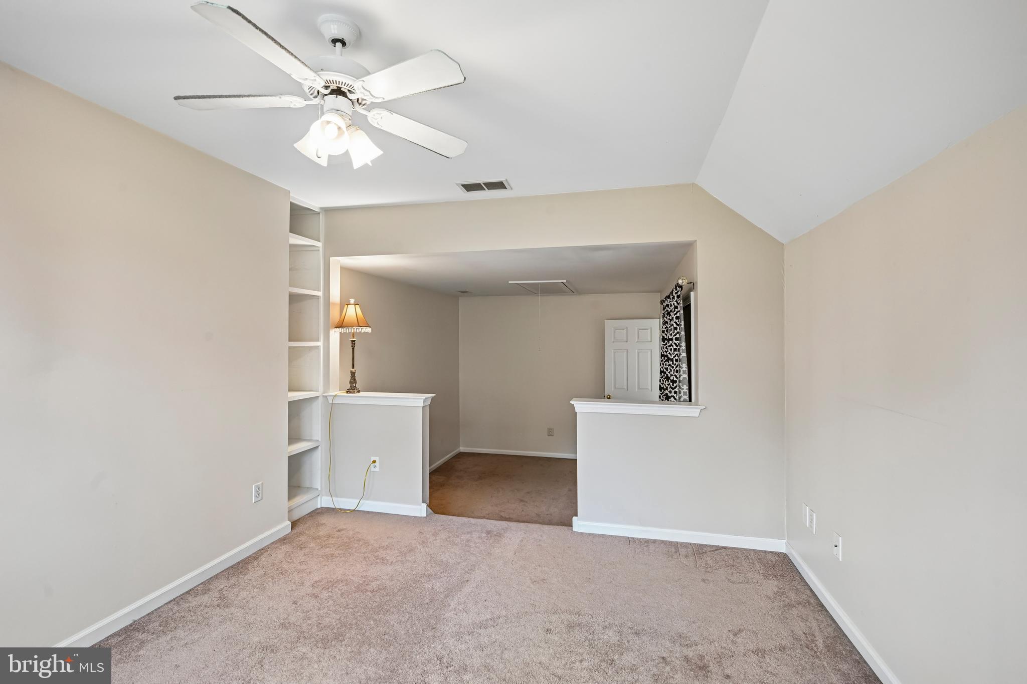 HIDDEN OAKS - Residential