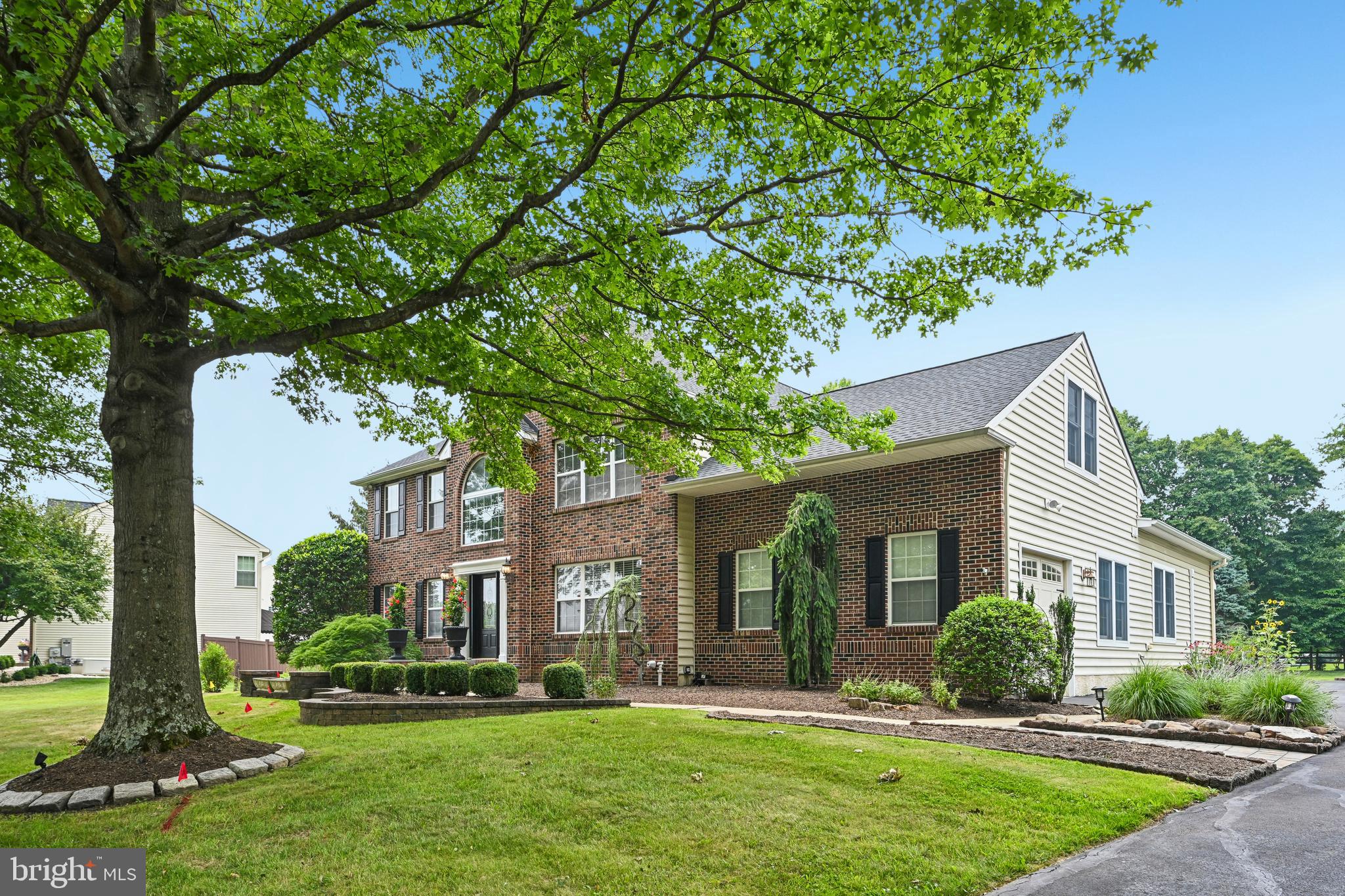 HIDDEN OAKS - Residential