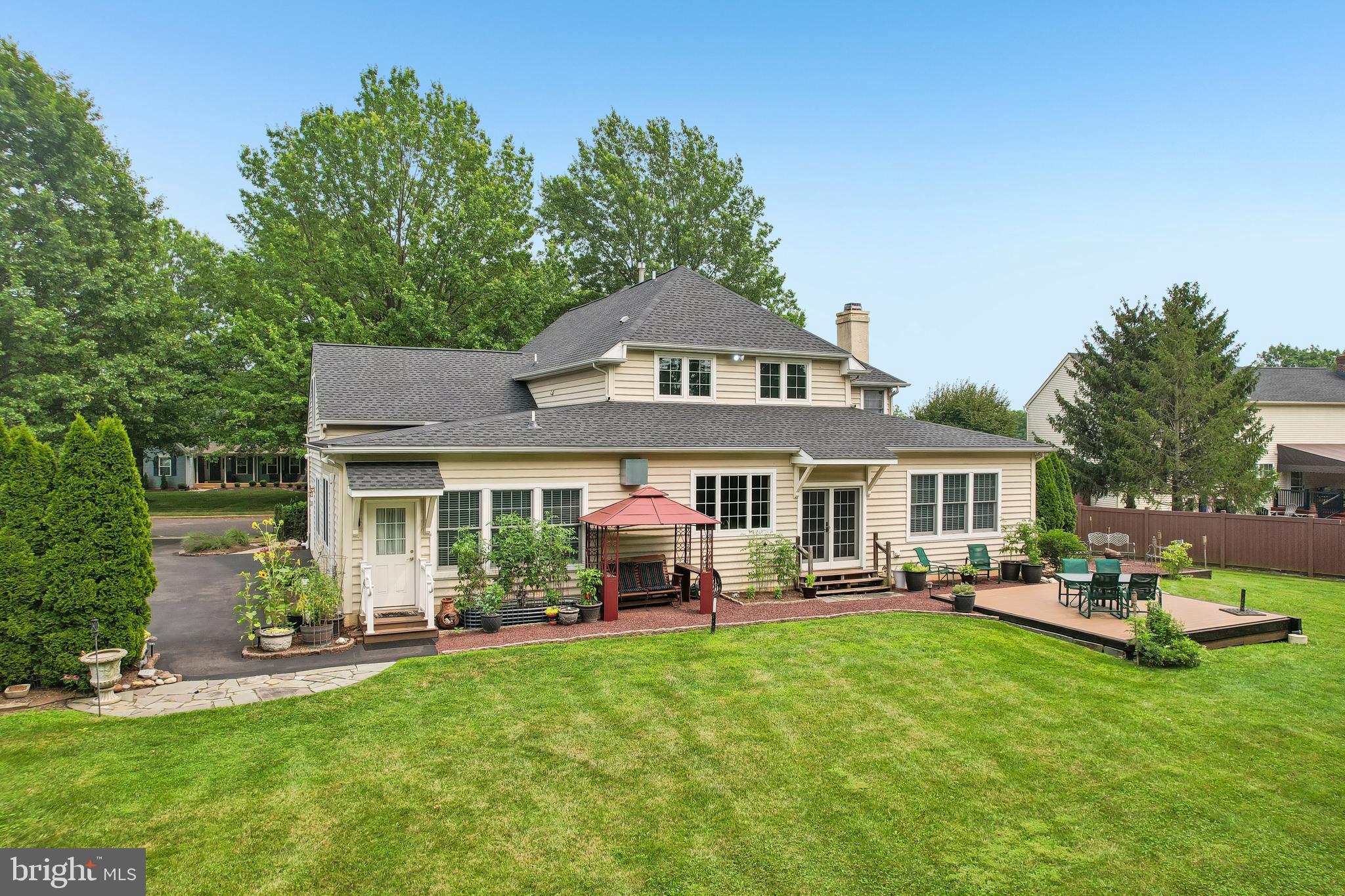 HIDDEN OAKS - Residential