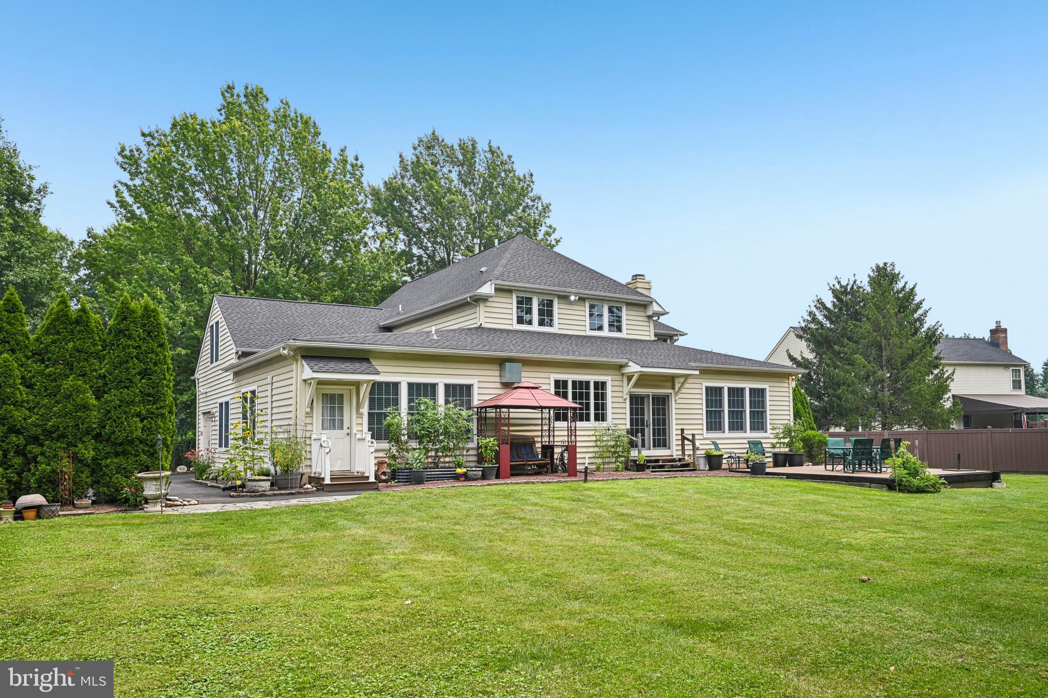 HIDDEN OAKS - Residential
