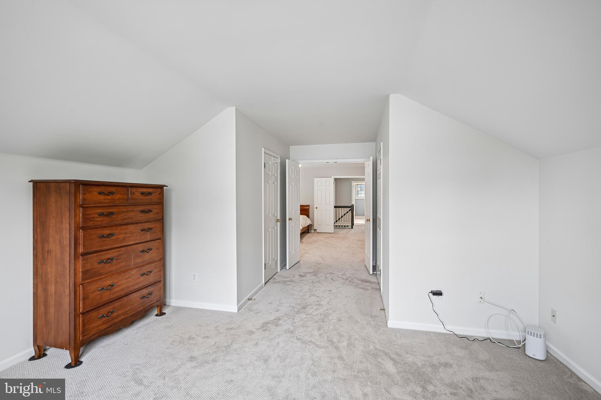 HIDDEN OAKS - Residential