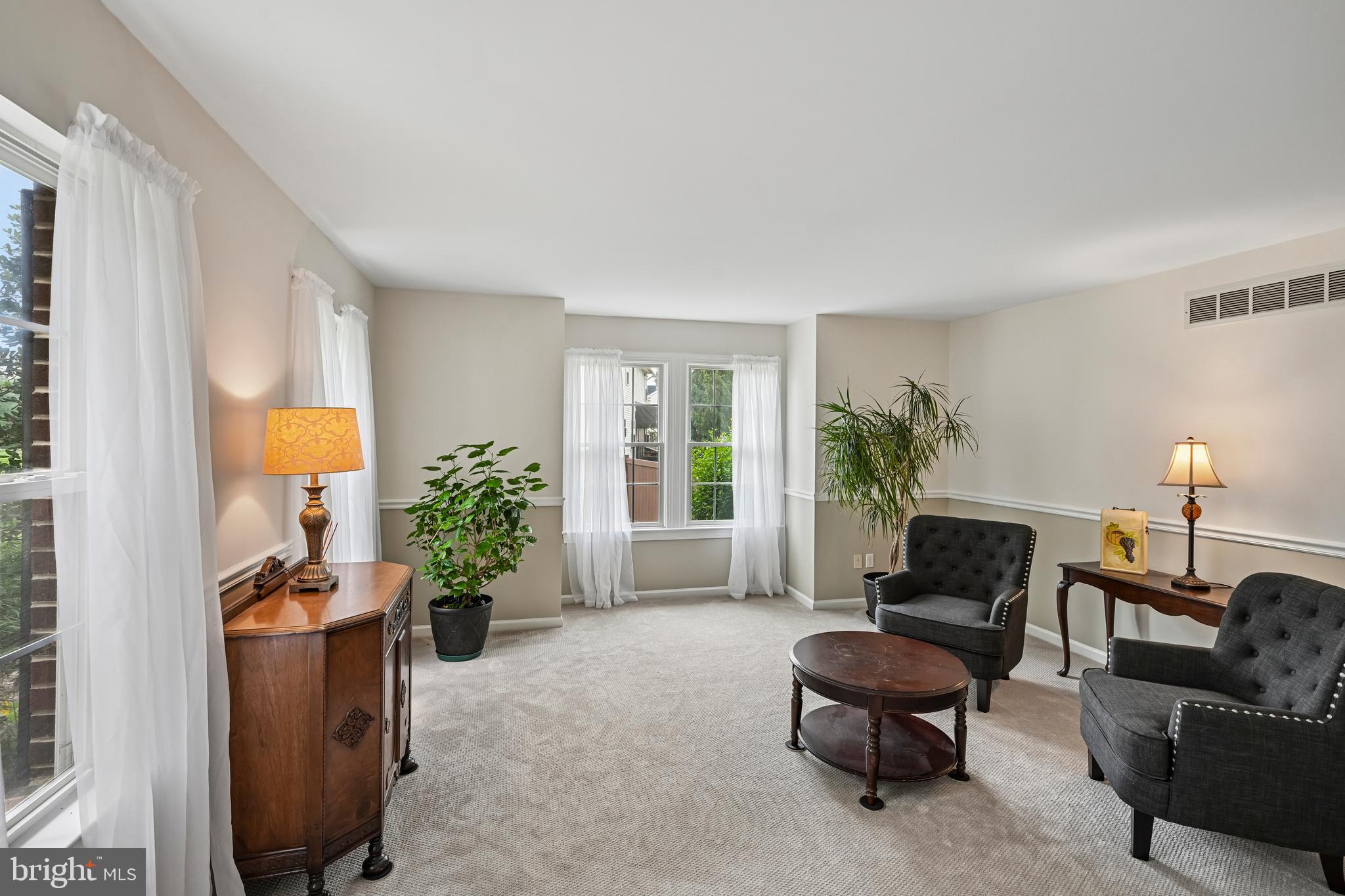 HIDDEN OAKS - Residential