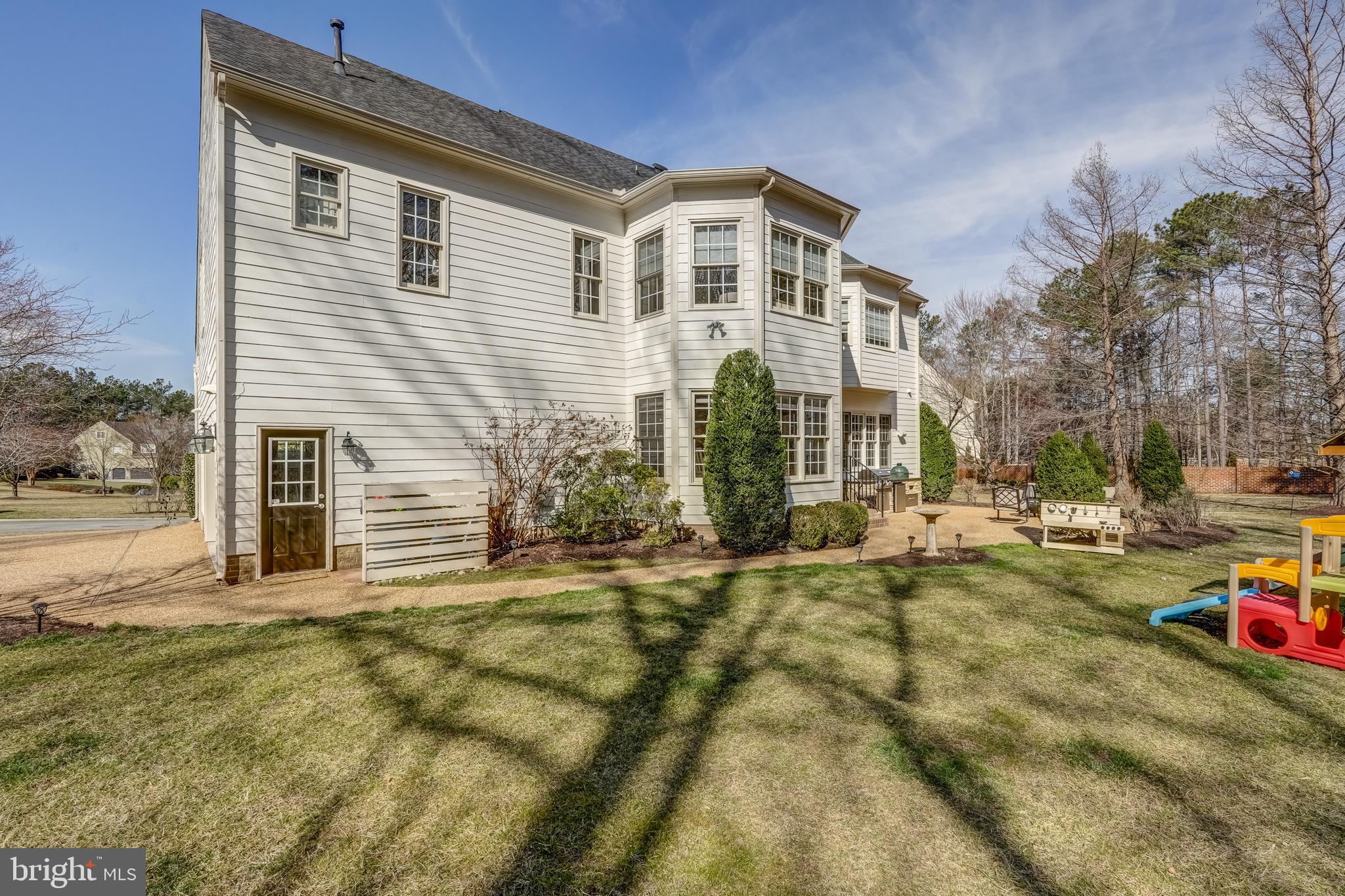 FOUNDERS BRIDGE - Residential