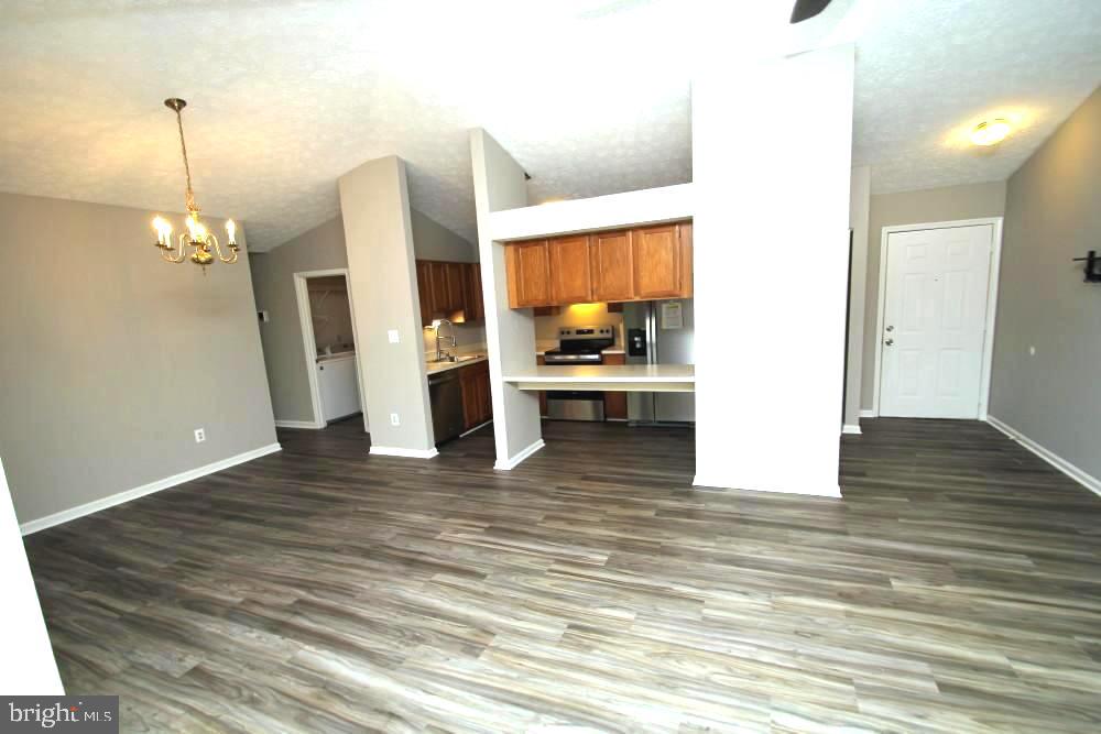 AVONDALE CONDOMINIUM - Residential