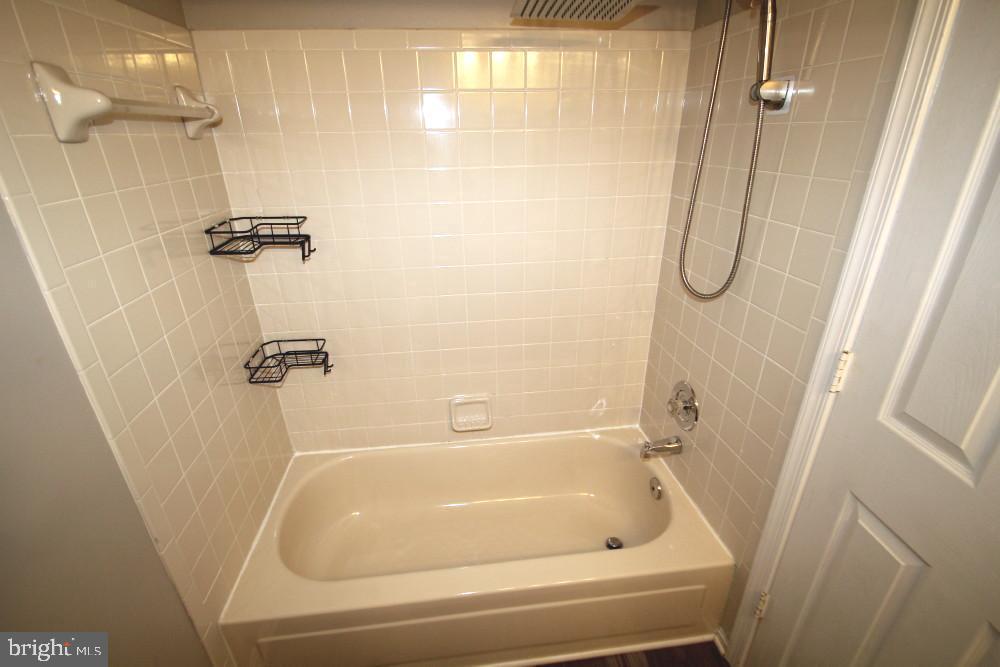 AVONDALE CONDOMINIUM - Residential