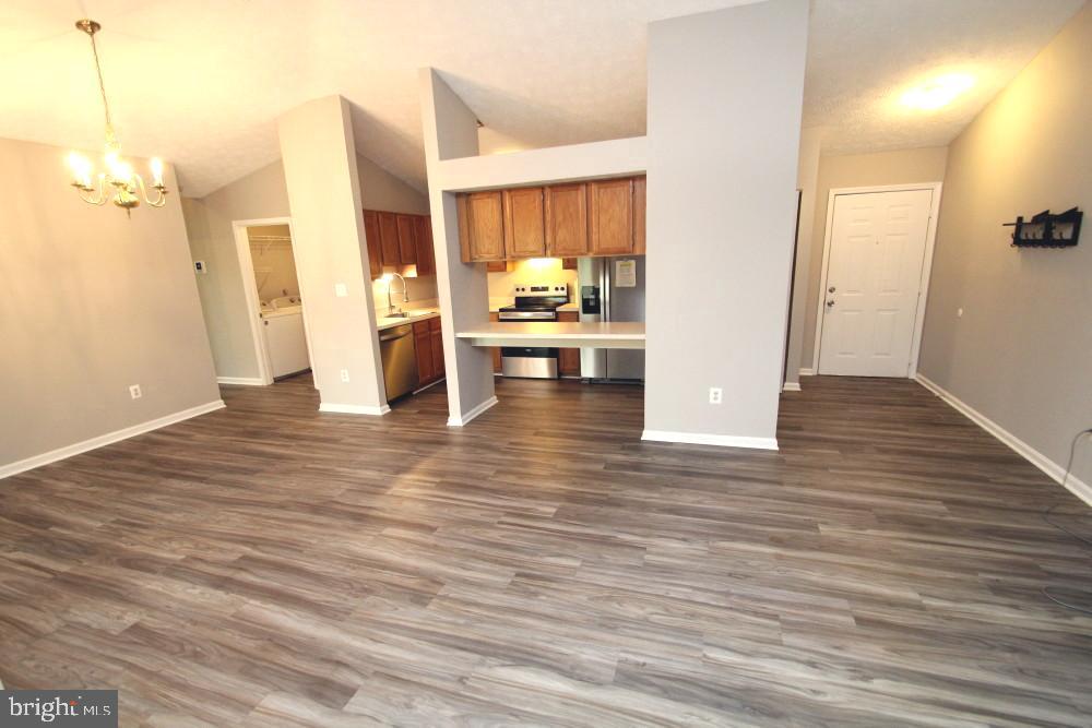 AVONDALE CONDOMINIUM - Residential