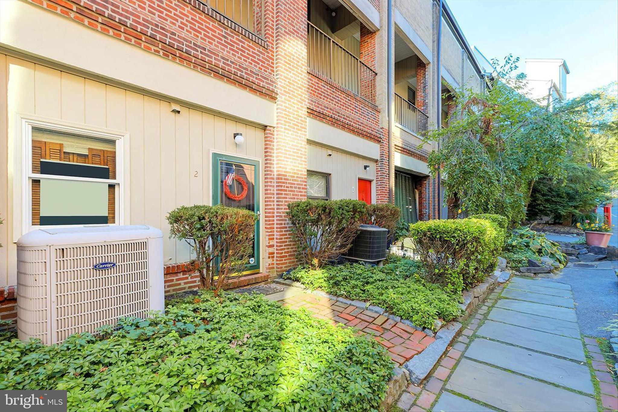 SUPERFINE LANE - Residential