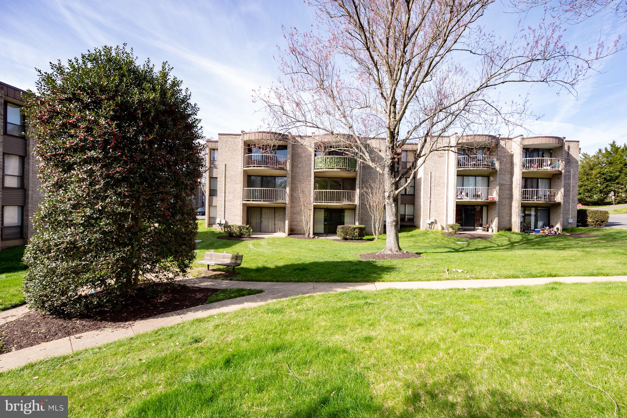 HUNTLEY SQUARE - Residential