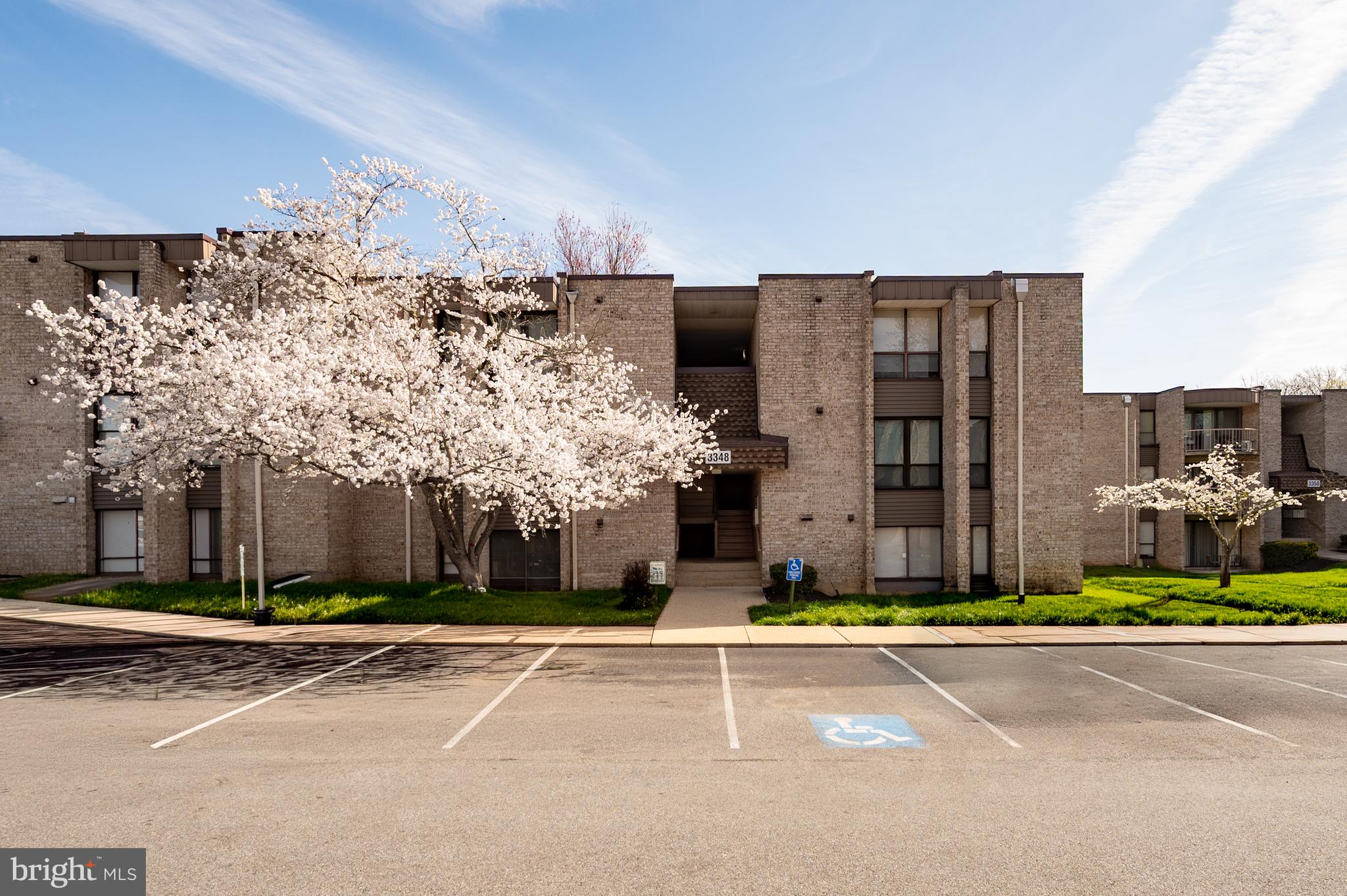 HUNTLEY SQUARE - Residential