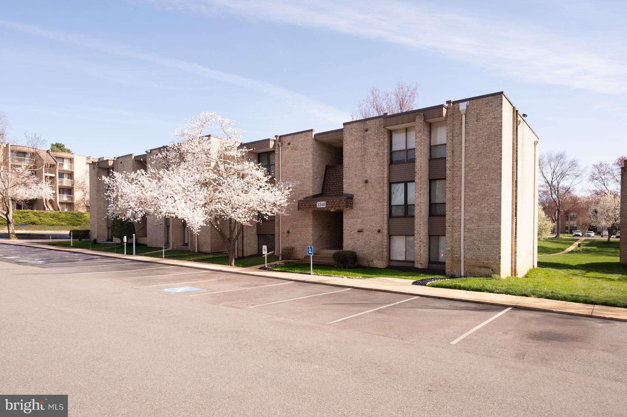 HUNTLEY SQUARE - Residential