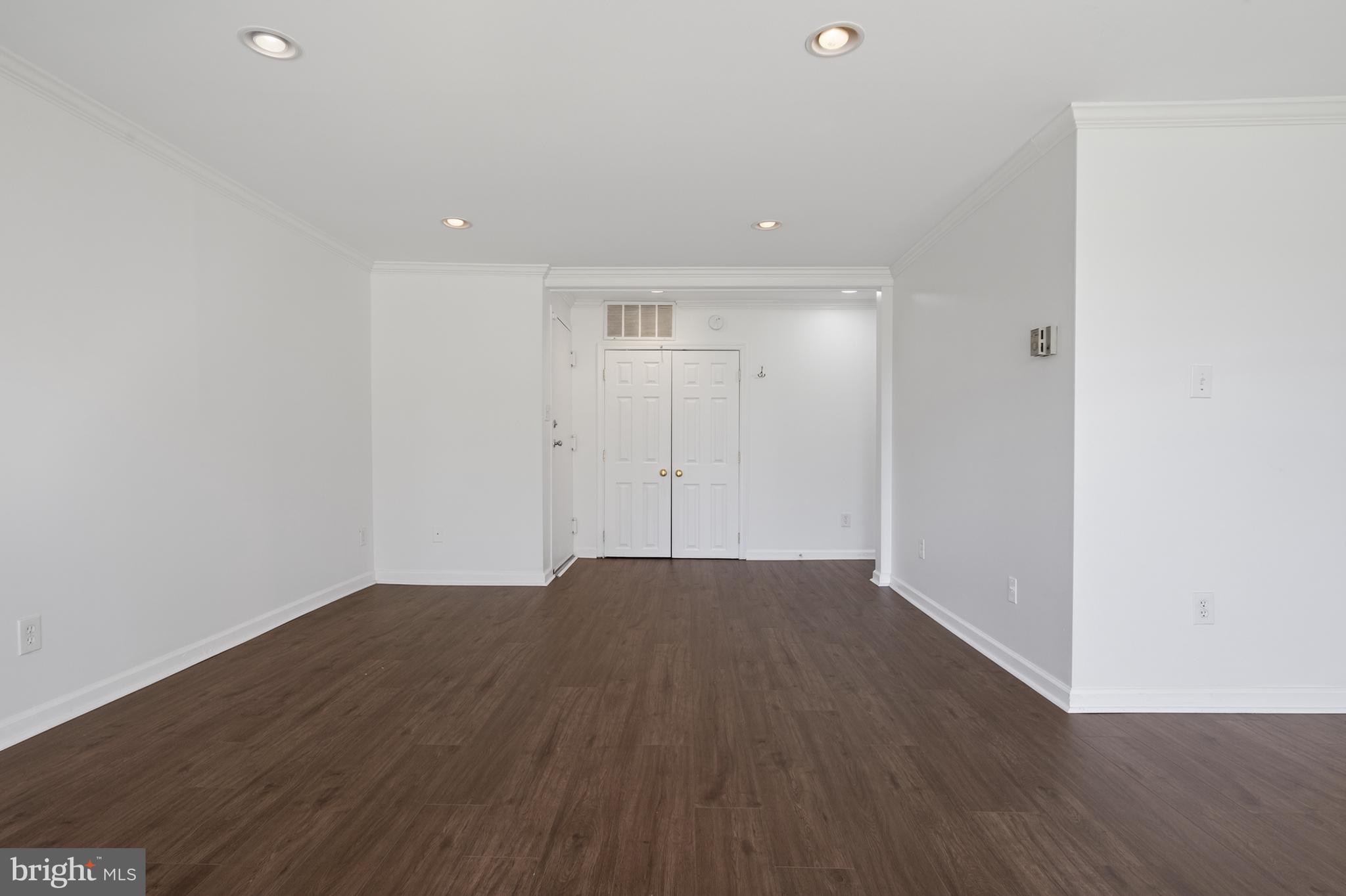 HUNTLEY SQUARE - Residential