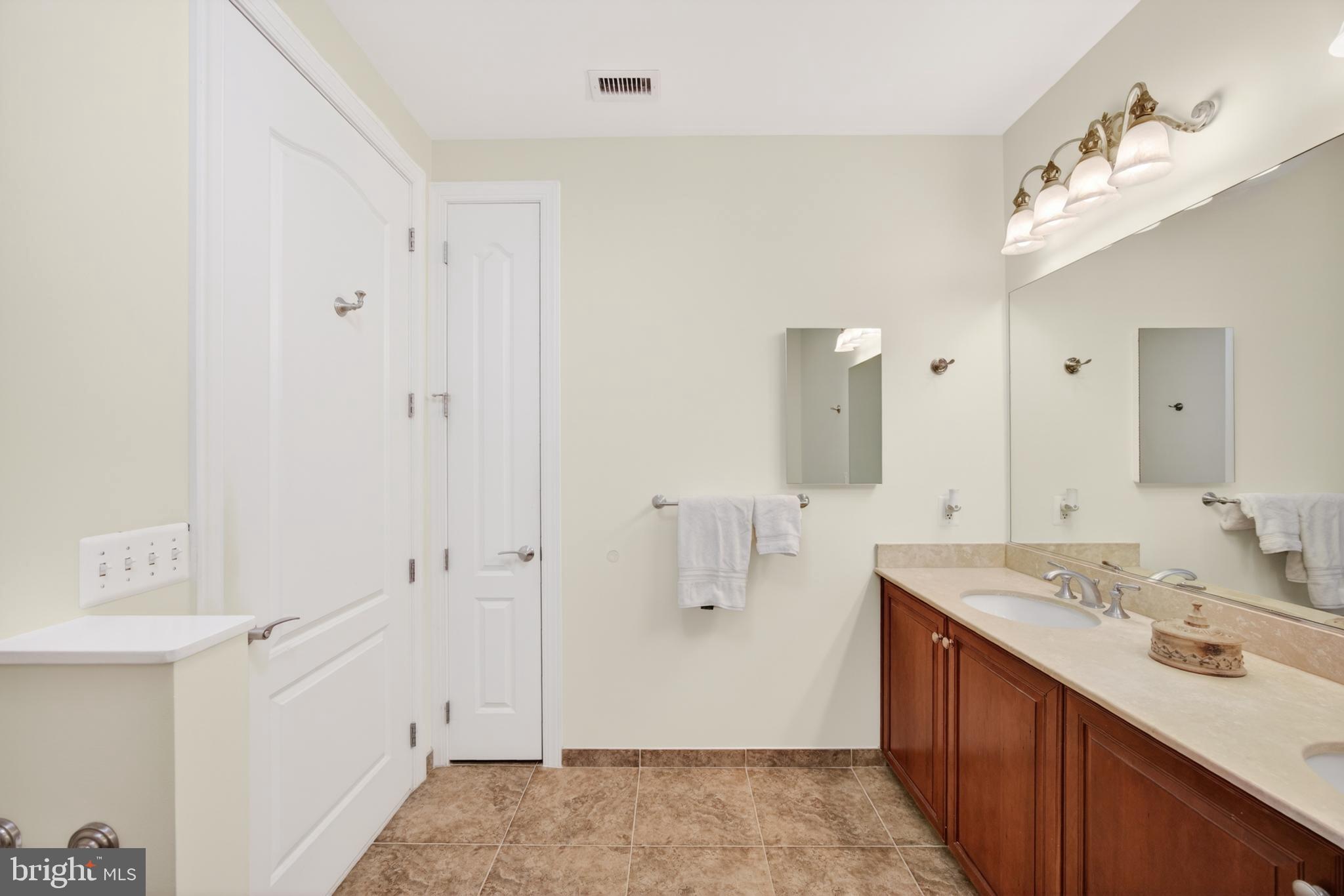 ANNAPOLIS TOWNE CENTRE - Residential