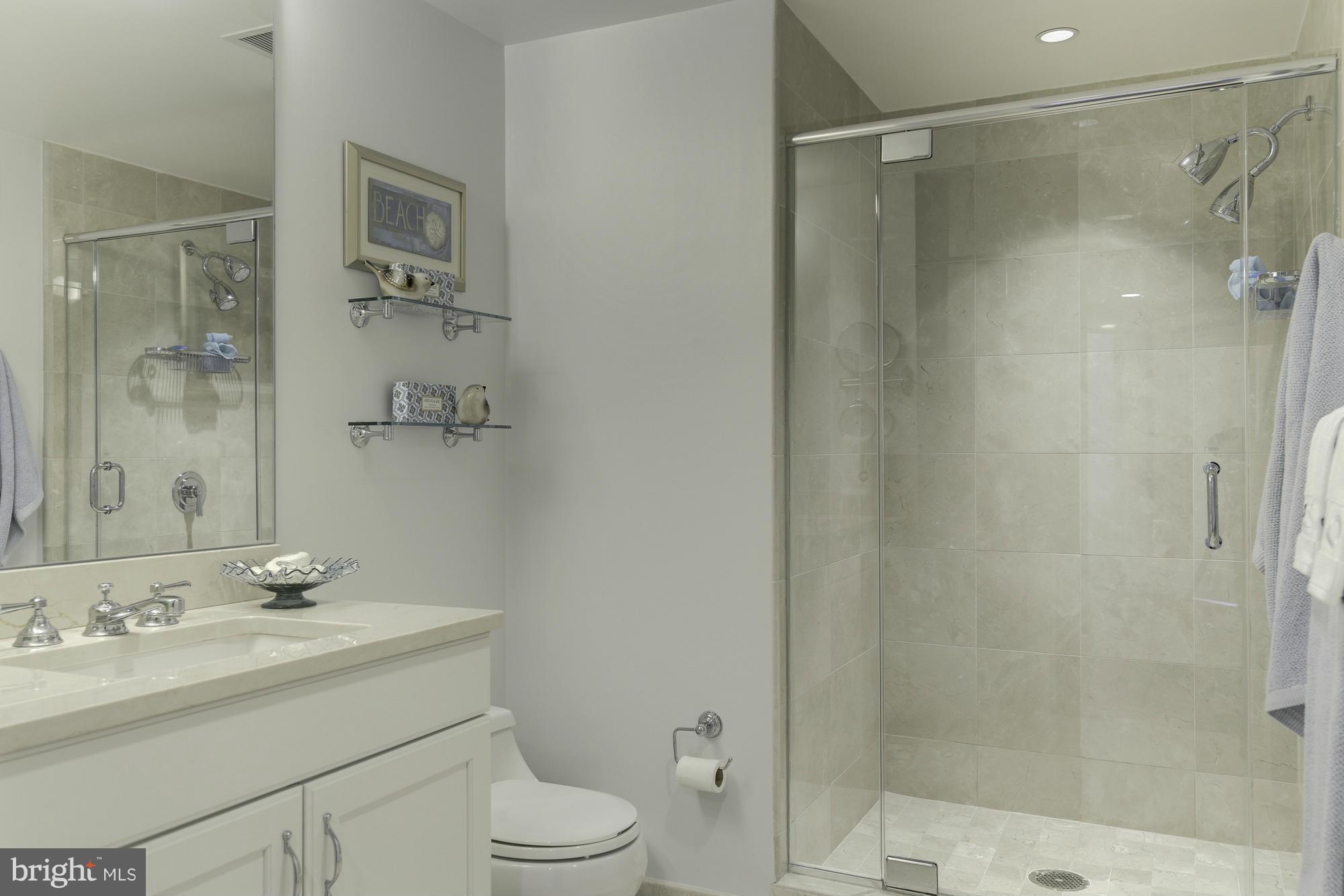 THE WATERVIEW - Residential