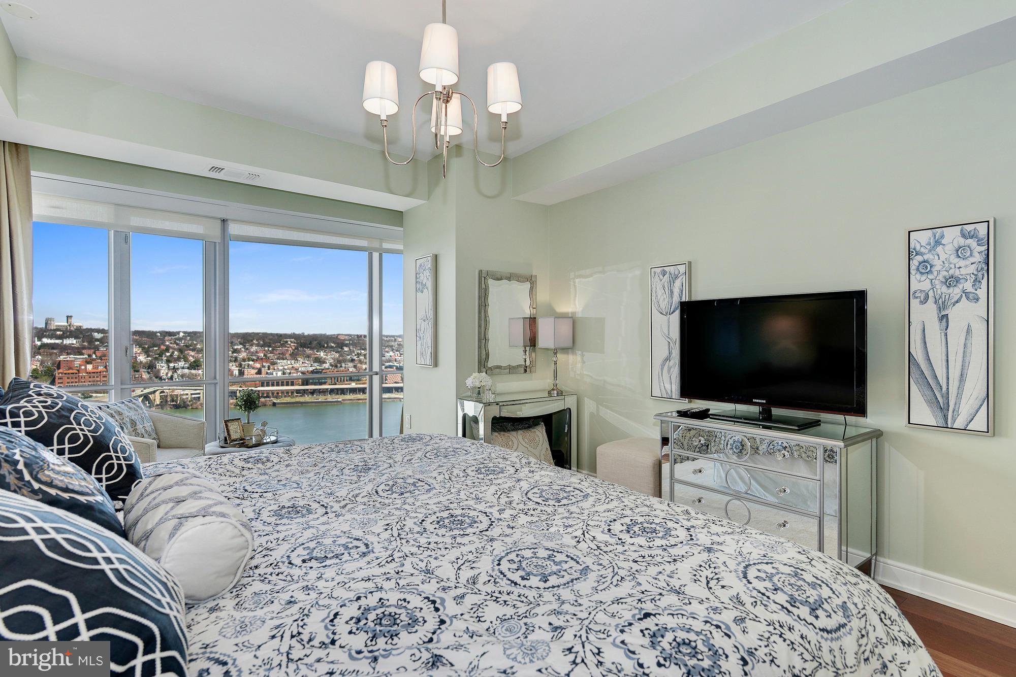 THE WATERVIEW - Residential
