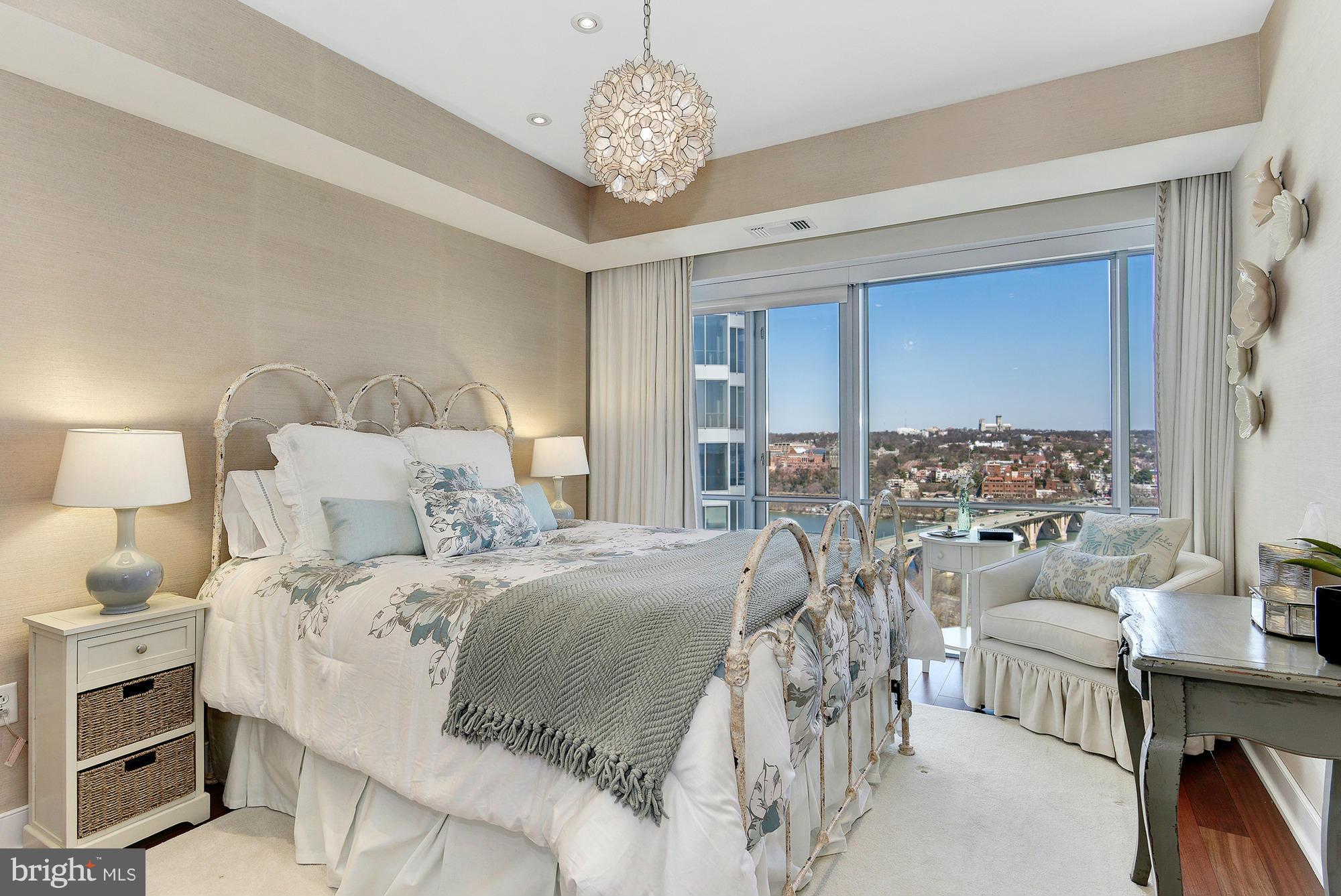 THE WATERVIEW - Residential