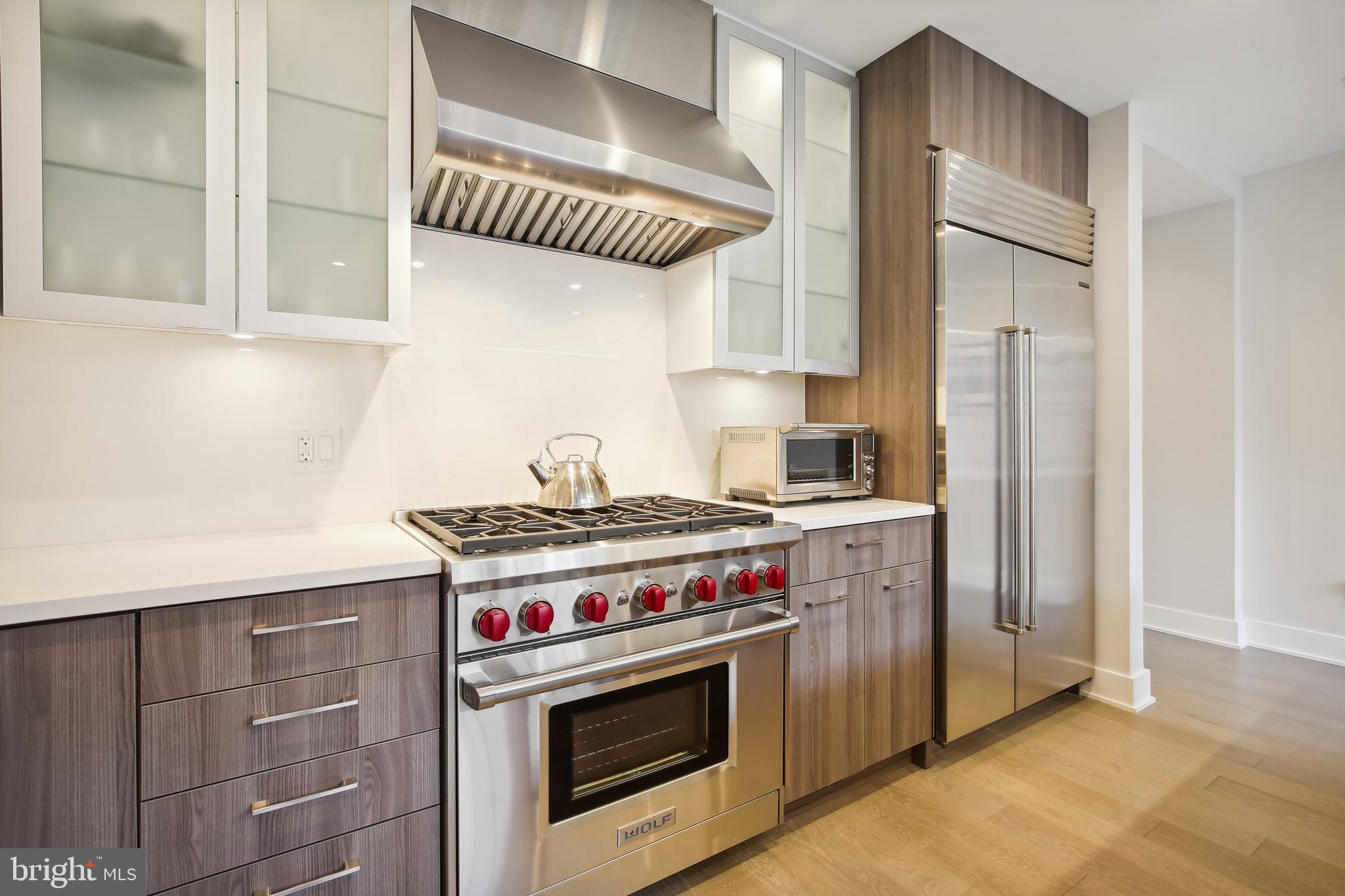 THE SELECT AT GASLIGHT SQUARE - Residential