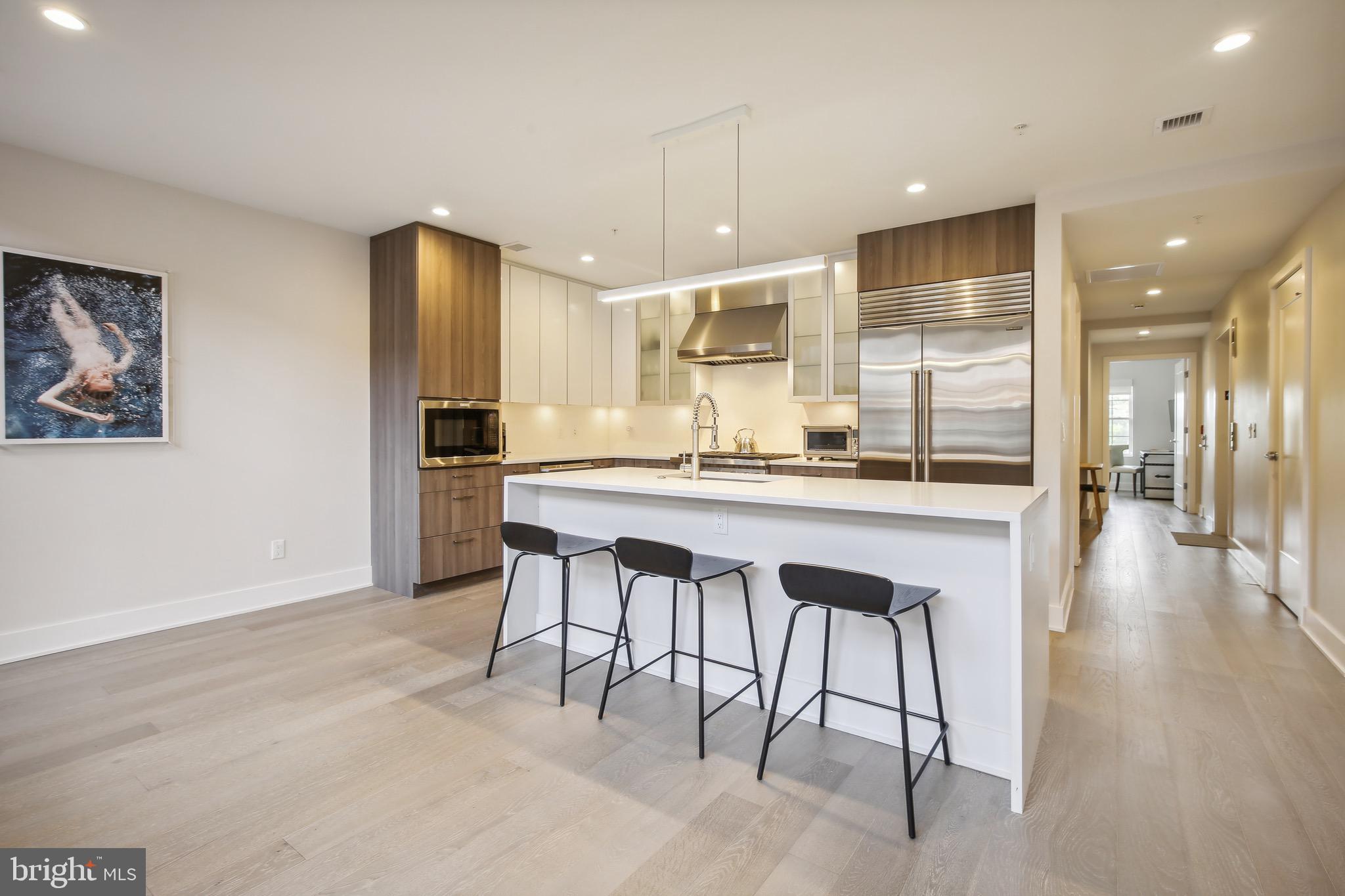 THE SELECT AT GASLIGHT SQUARE - Residential