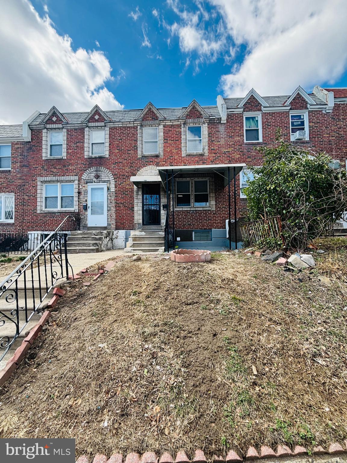 LAWNCREST - Residential Lease