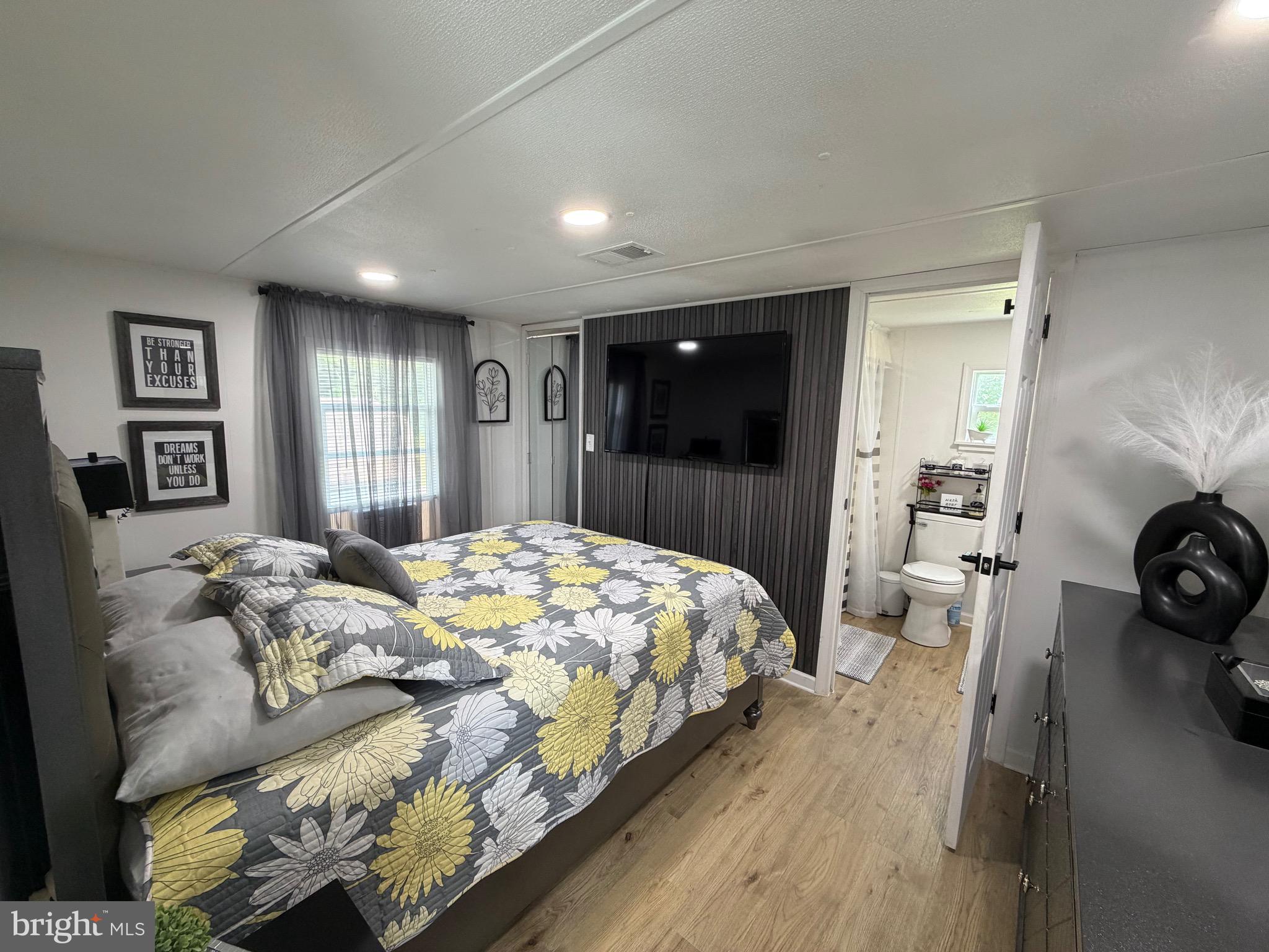 PINE MANOR - Residential