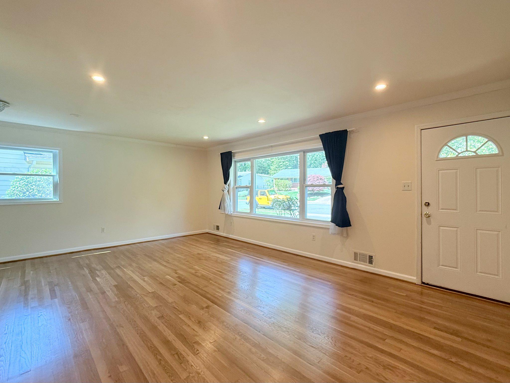 VIENNA WOODS - Residential