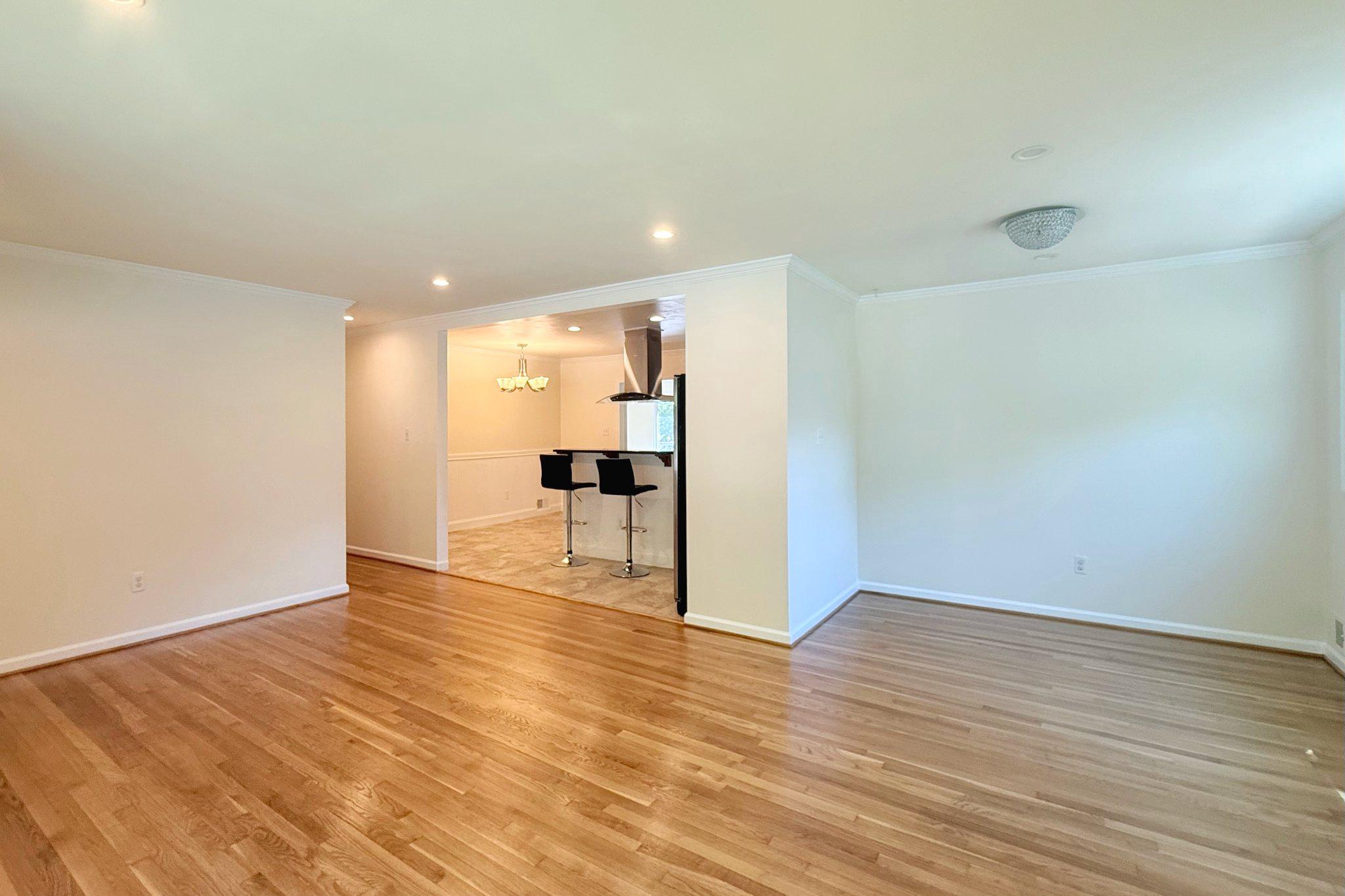 VIENNA WOODS - Residential