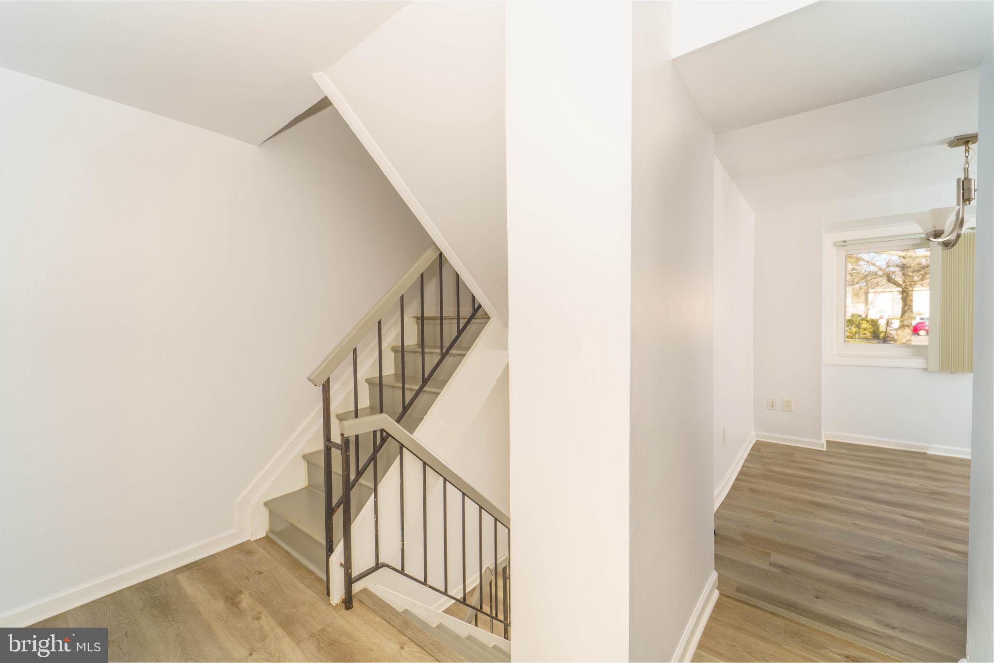 VILLAGE OF OAKLAND MILLS - Residential Lease