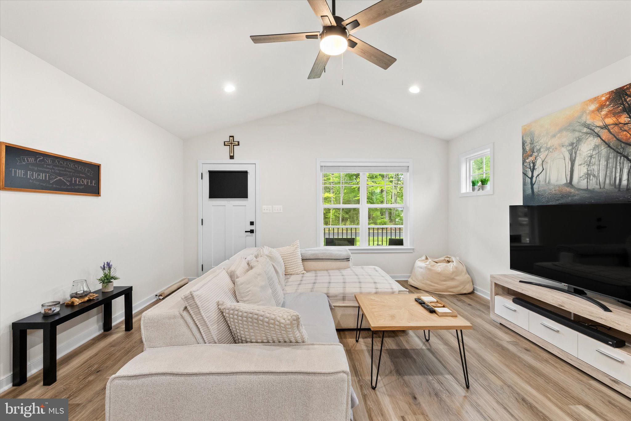 WESTMORELAND SHORES - Residential