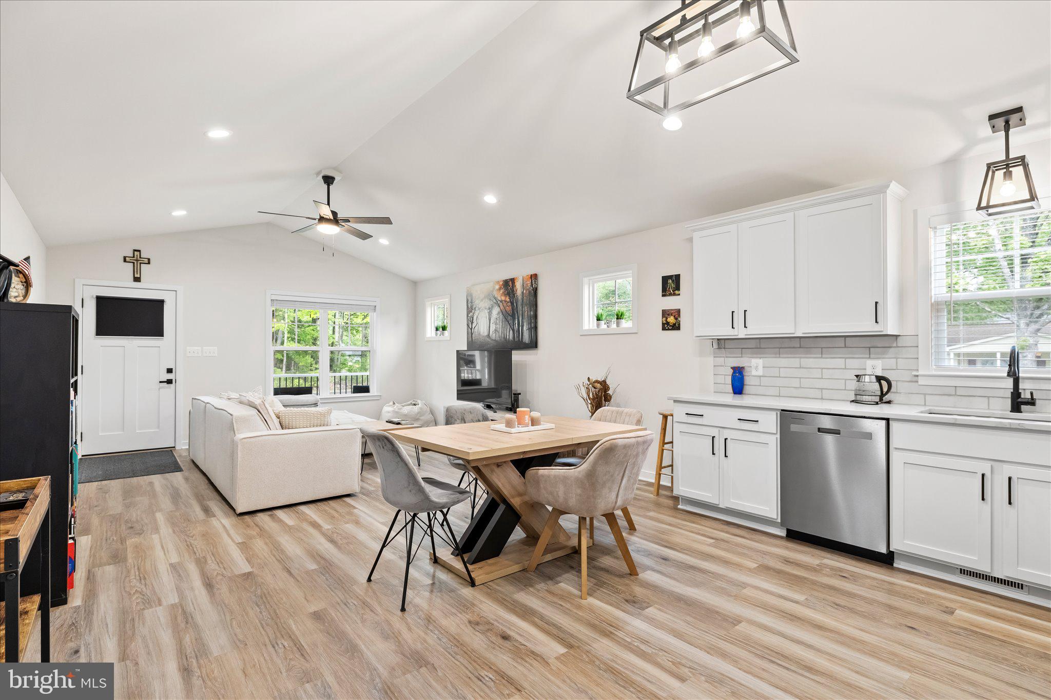 WESTMORELAND SHORES - Residential