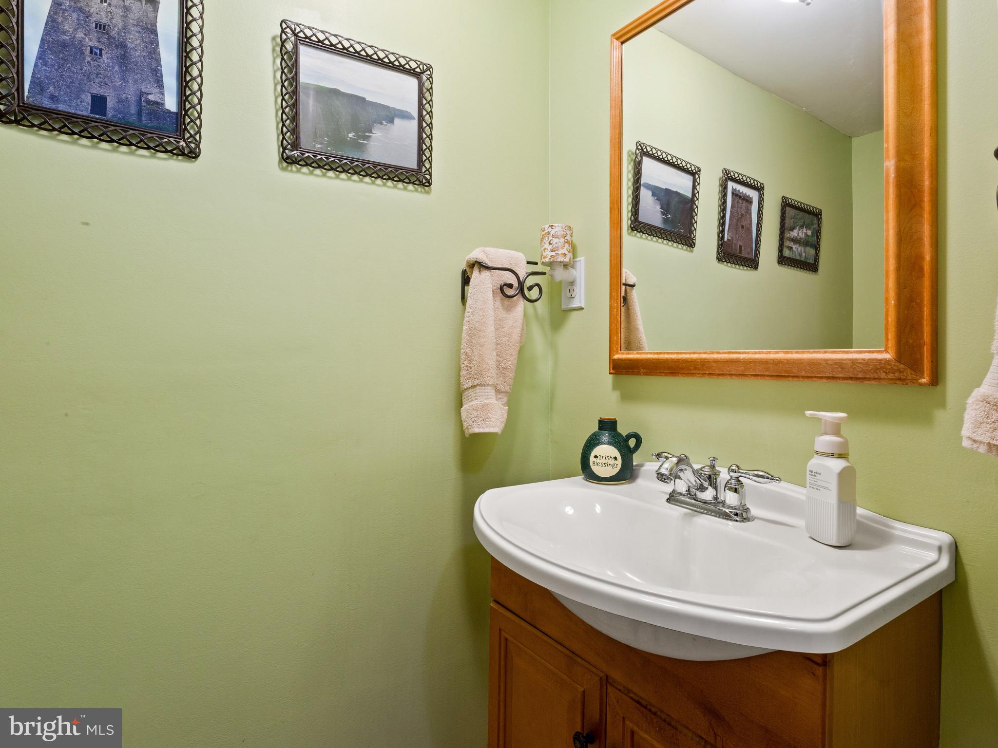 CROFTON TOWNE - Residential