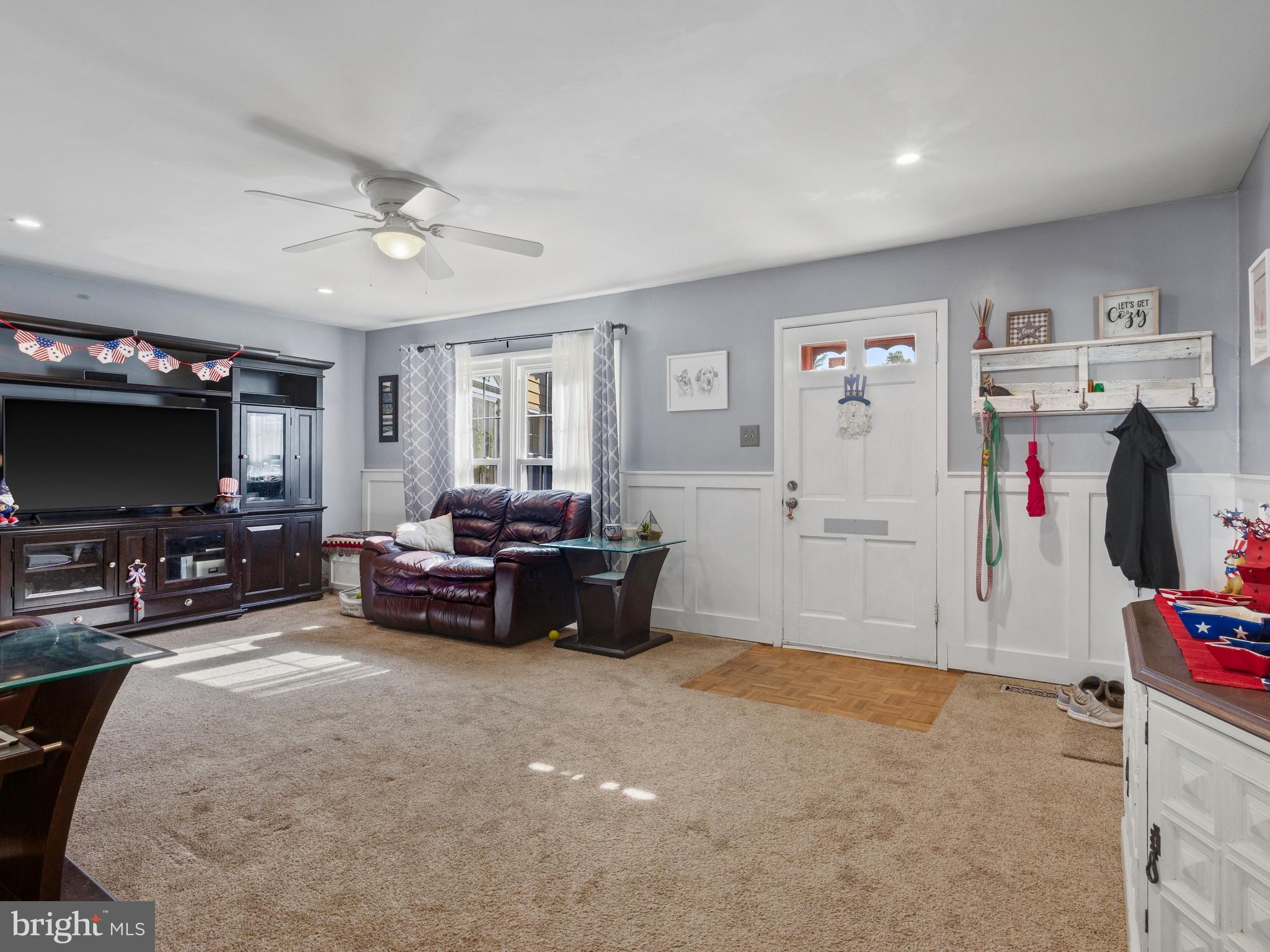 CROFTON TOWNE - Residential
