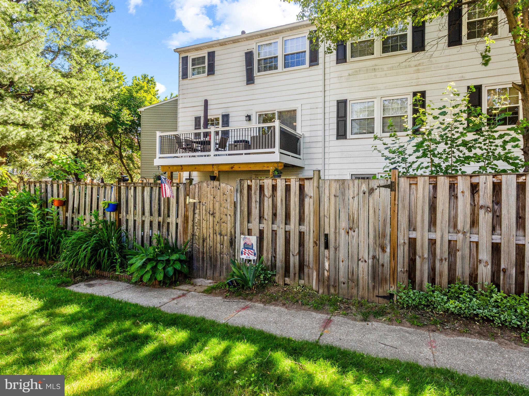 CROFTON TOWNE - Residential