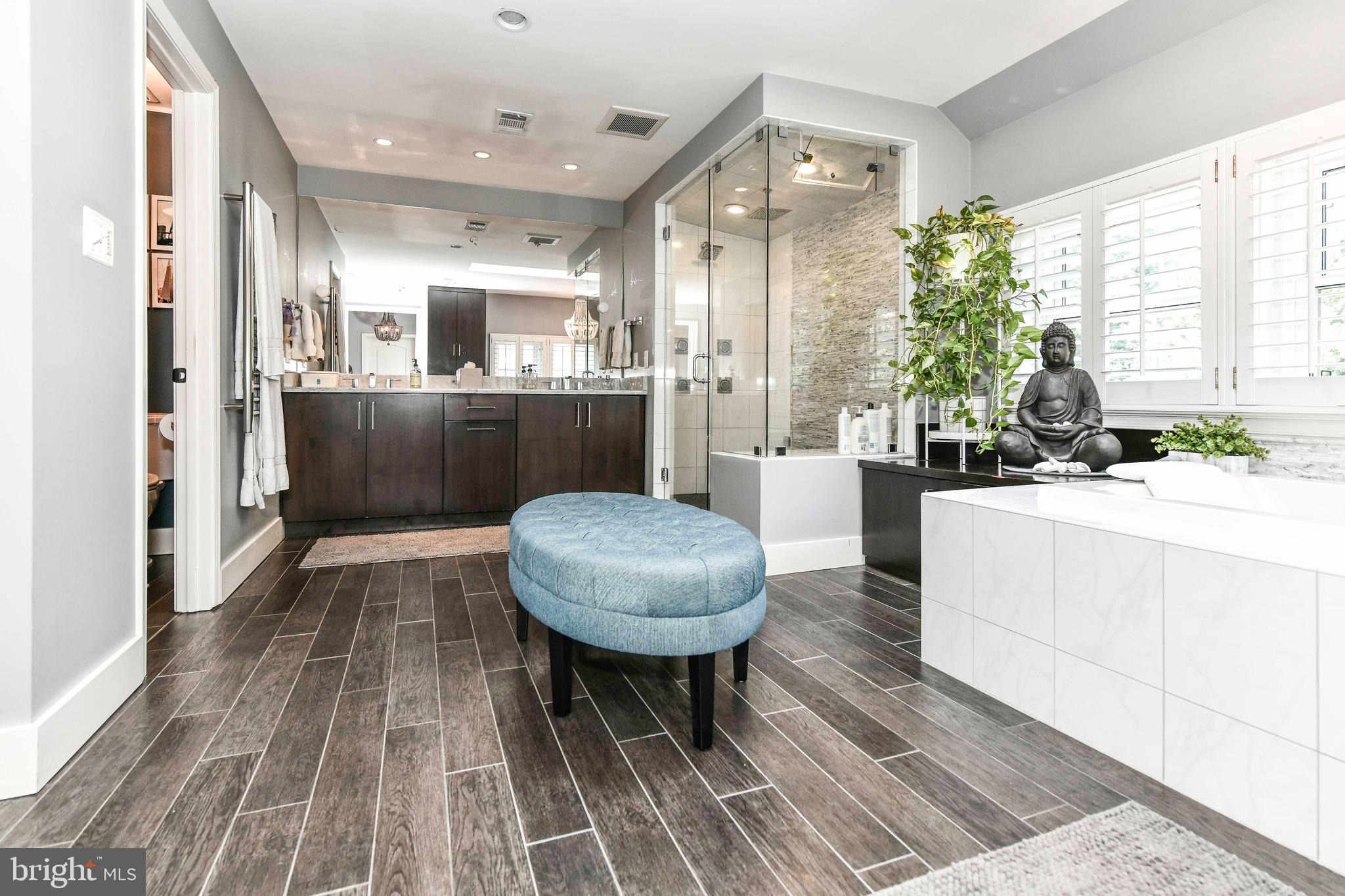 CENTURY OAK - Residential