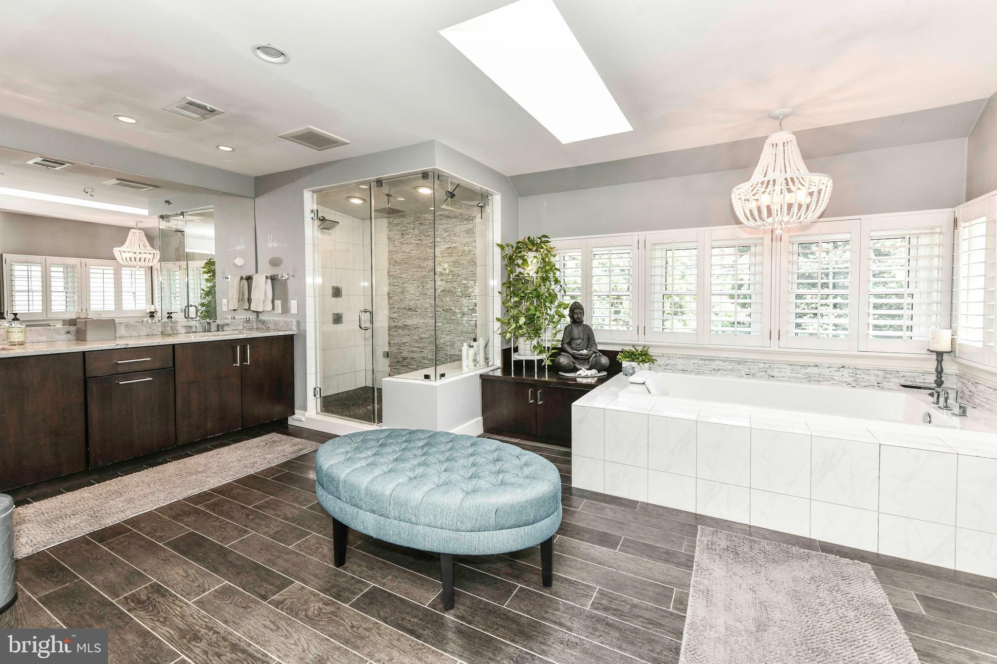 CENTURY OAK - Residential
