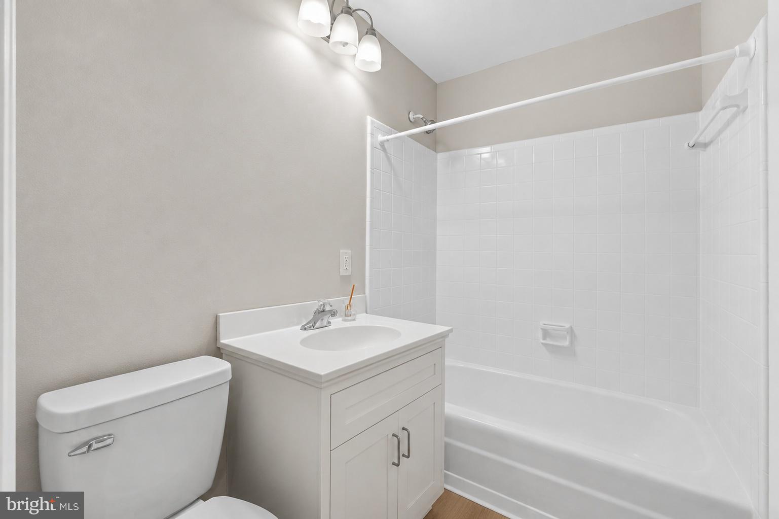 GREENWICH - Residential