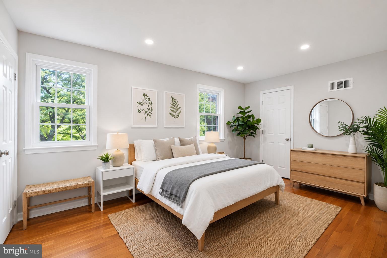 GREENWICH - Residential