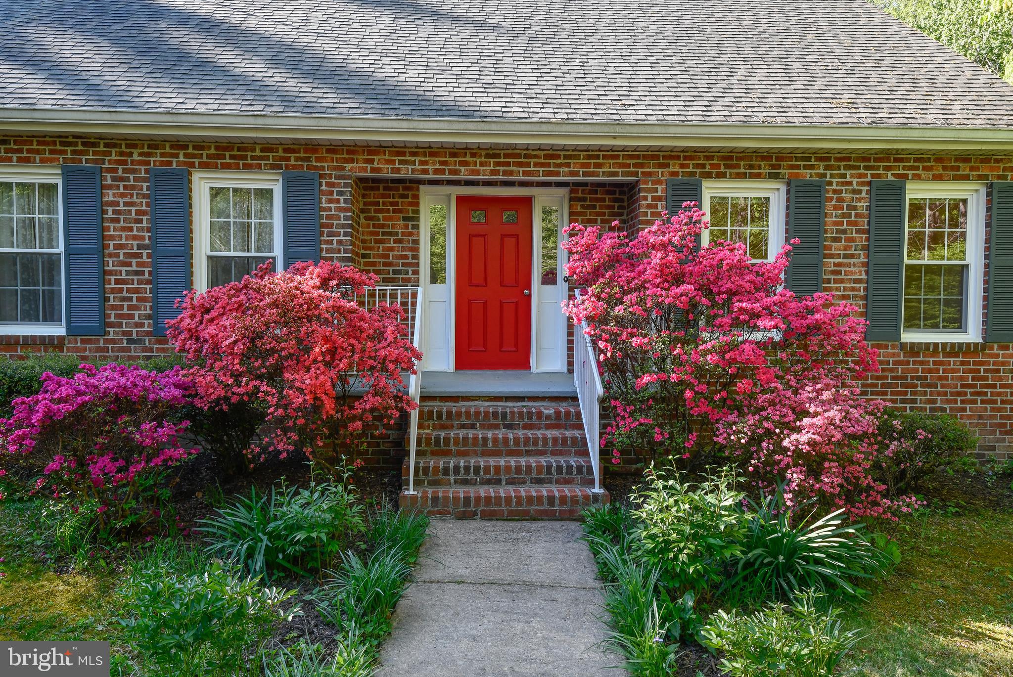 SUTTERS WOODS - Residential