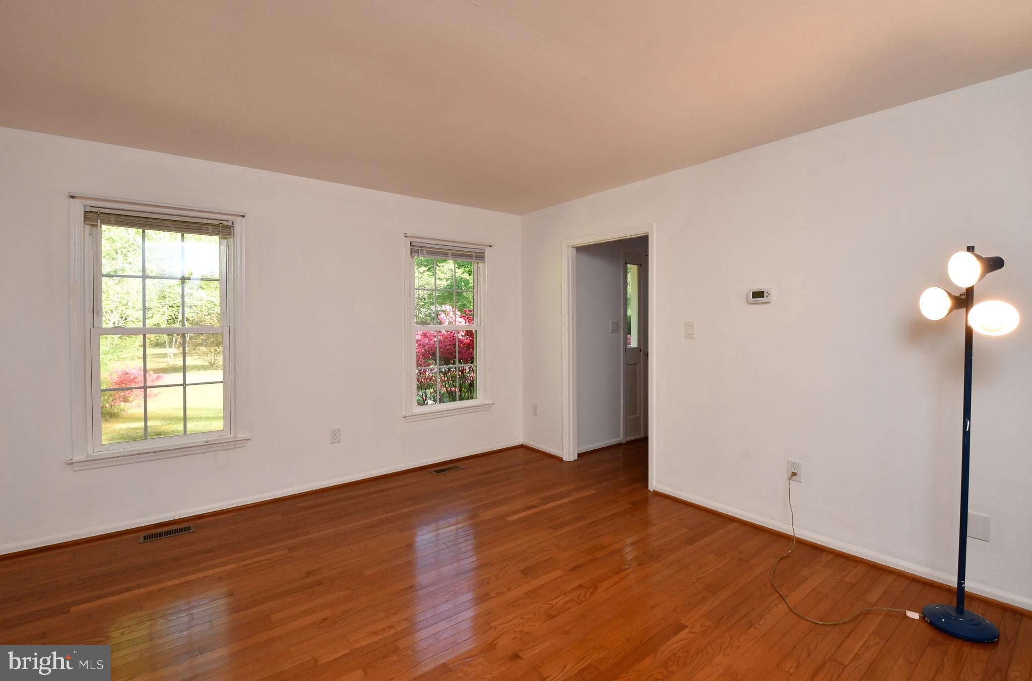 SUTTERS WOODS - Residential