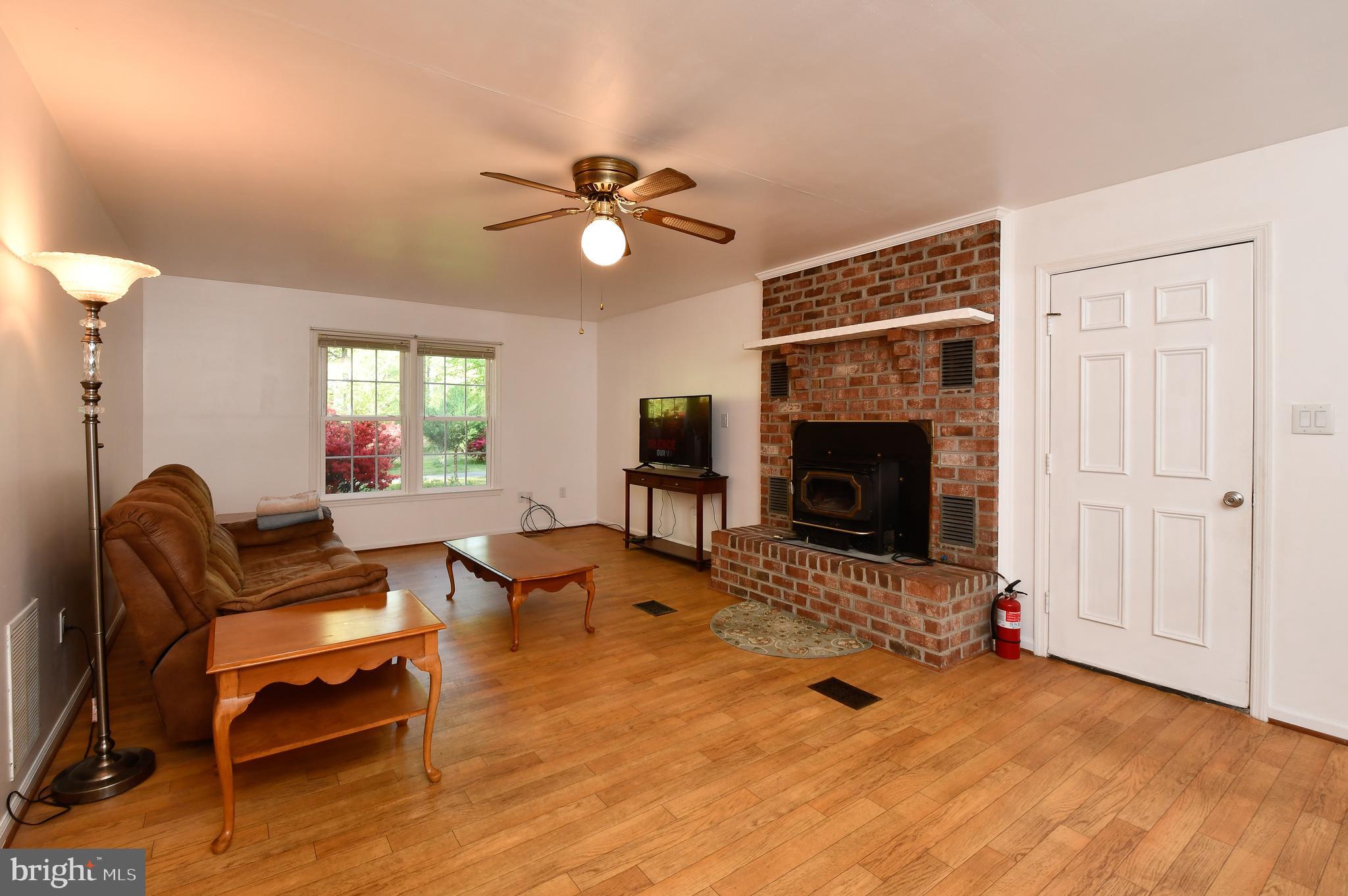SUTTERS WOODS - Residential